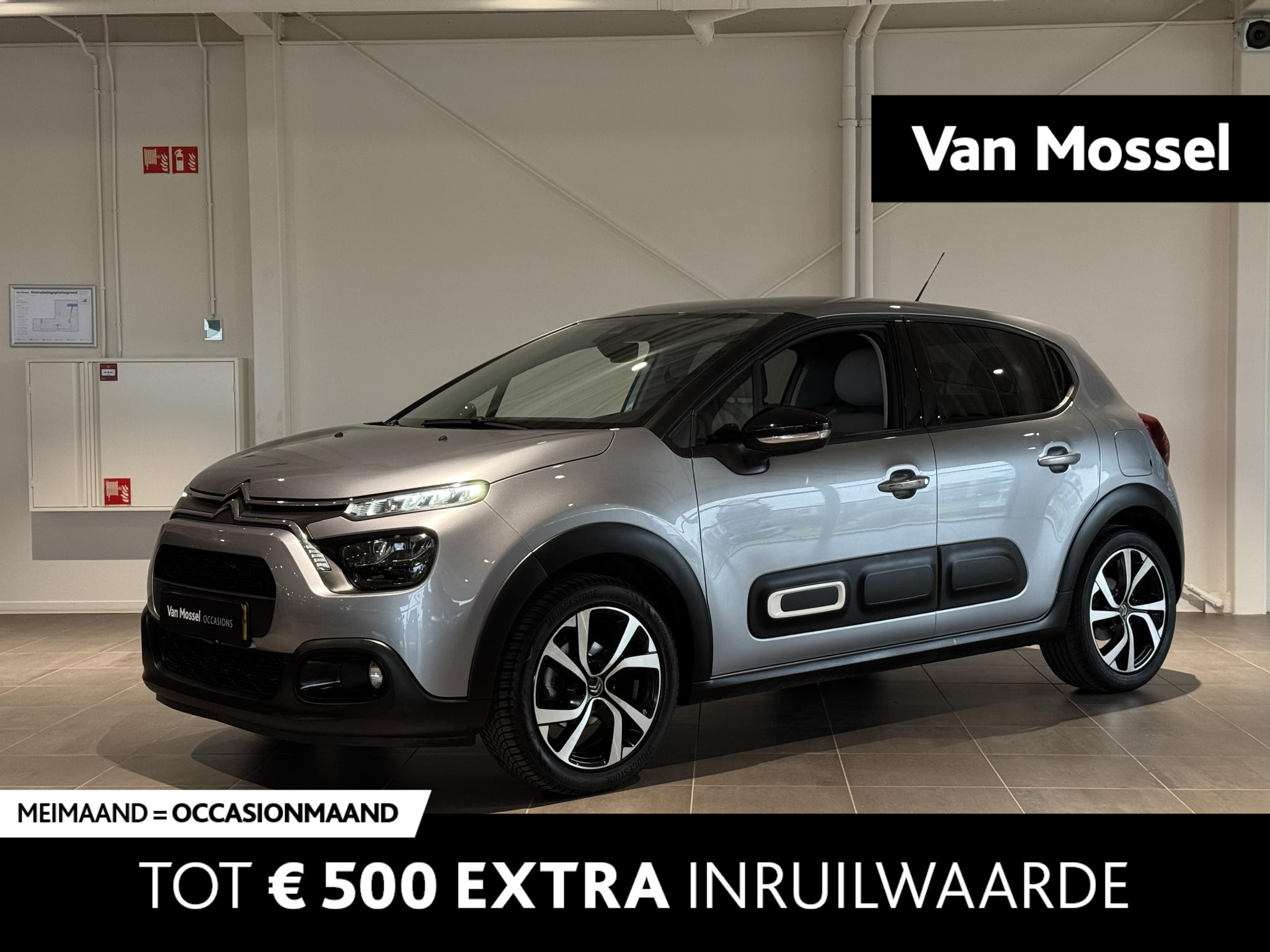 Citroën C3 Shine | AUTOMAAT | TREKHAAK | NAV | CARPLAY ANDROID AUTO | PARKCAM | STOELVERWARMING  | 42DKM |