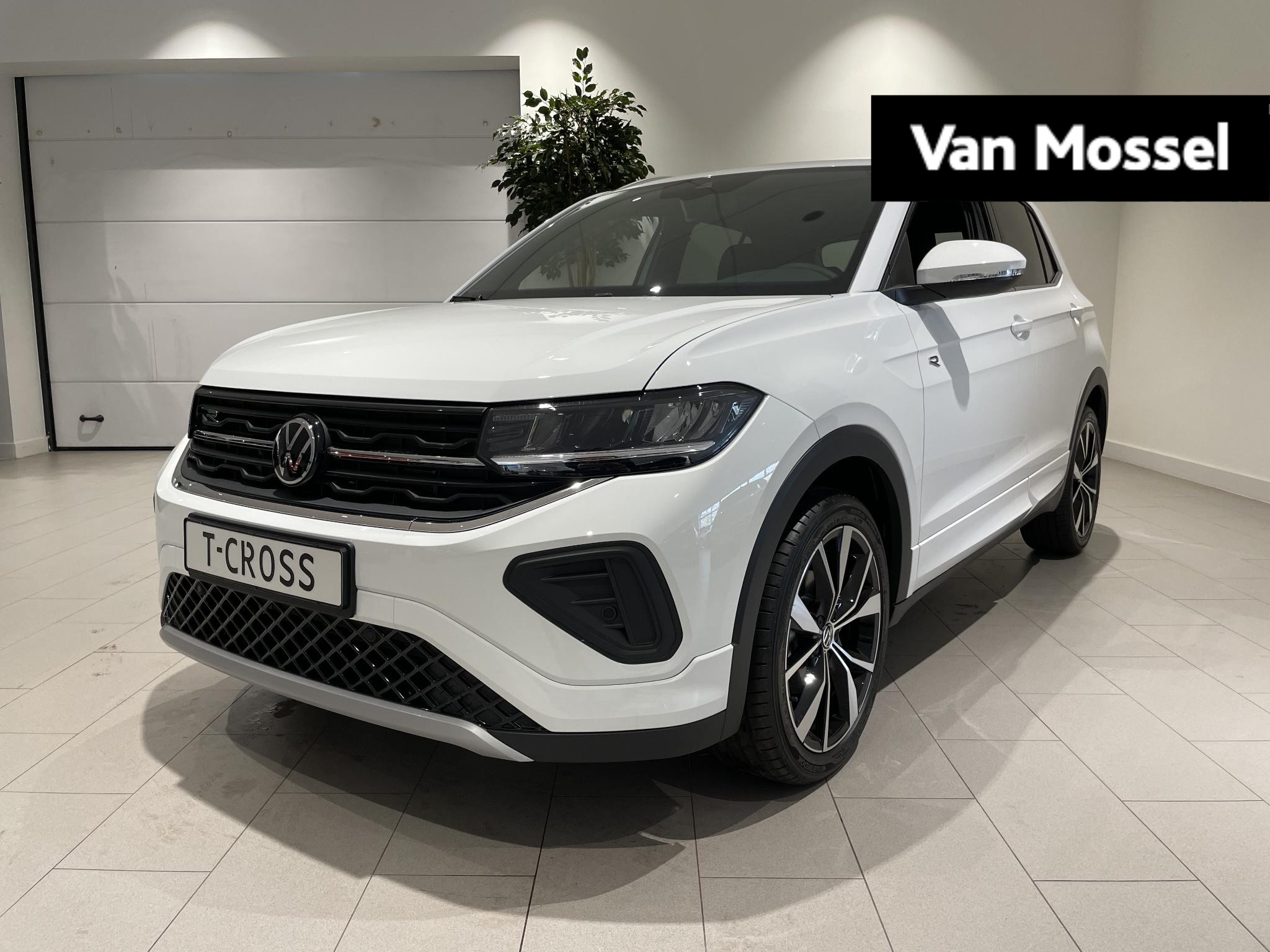 Volkswagen T-Cross 1.0 TSI R-Line 115 PK | Stoelverwarming | Camera | Navigatie | Apple Carplay | Android Auto | 18" Lichtmetalen velgen | Camera | Parkeersensoren |