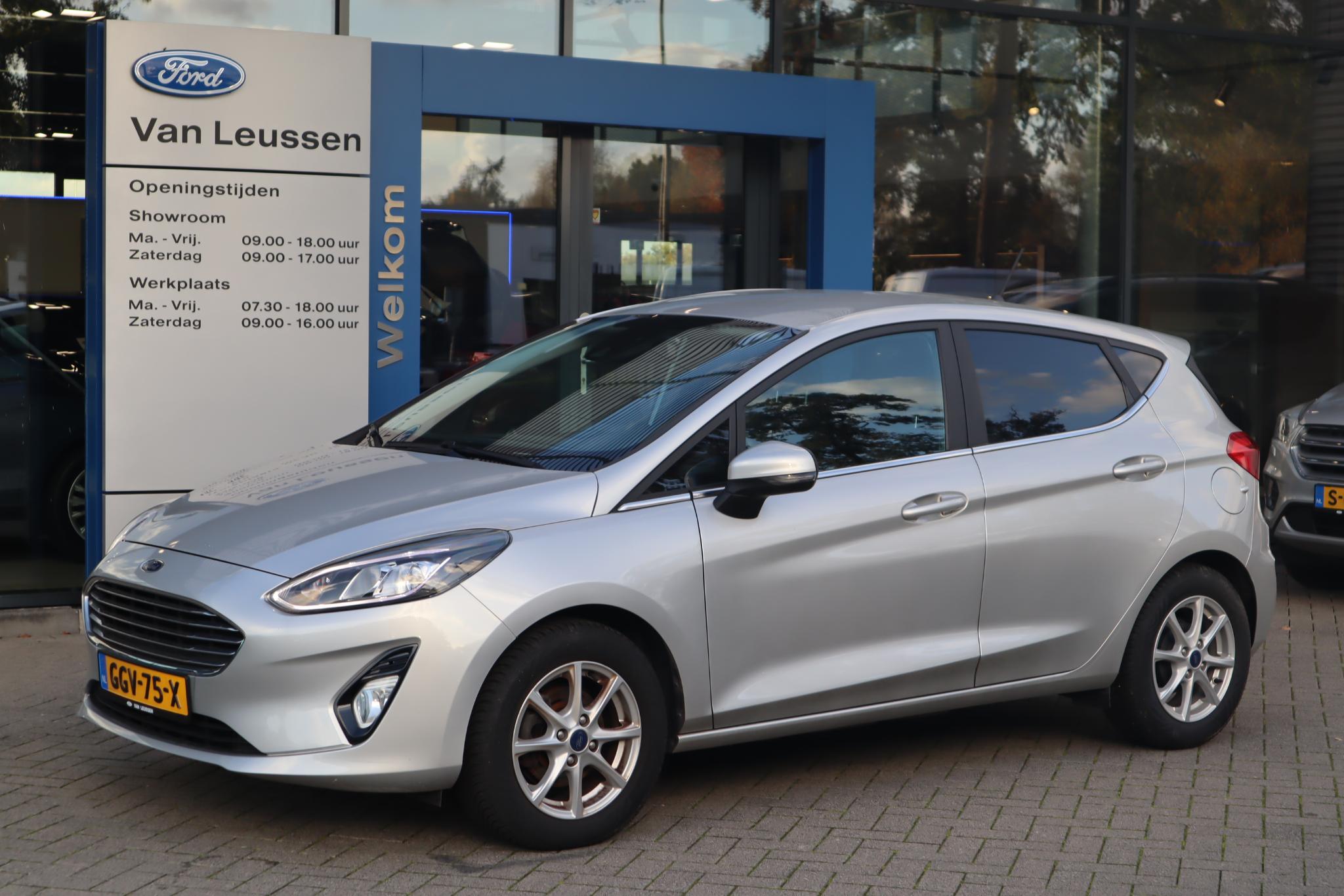 Ford Fiesta 100PK TITANIUM 5-DEURS APPLE/ANDROID STUUR/STOEL/VOORRUITVERWARING PARK-SENSOREN CRUISE