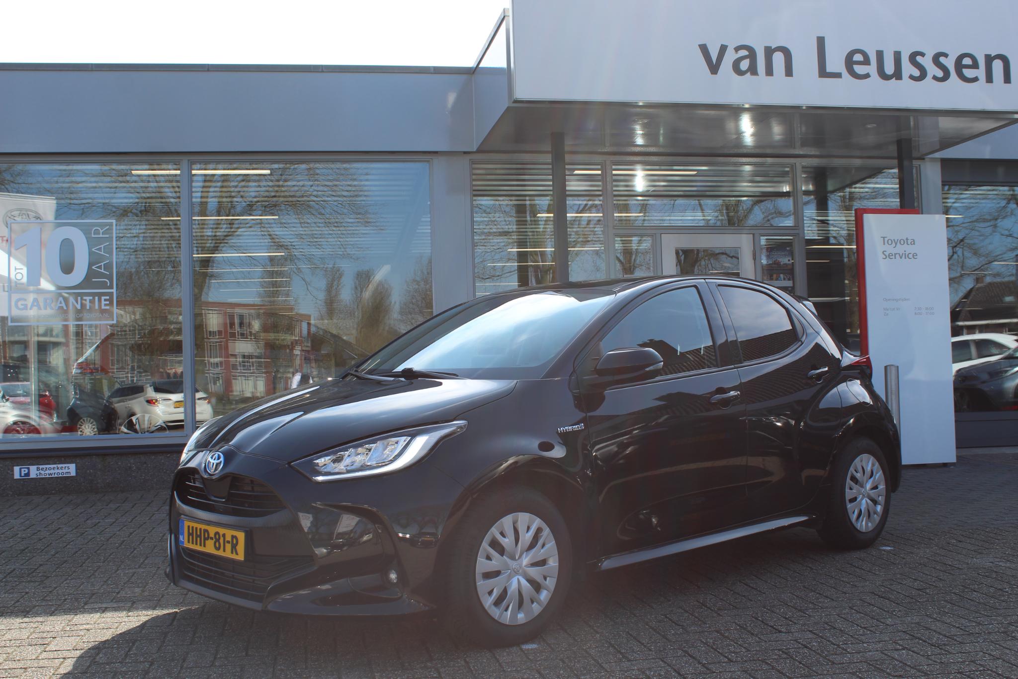 Toyota Yaris 1.5 HYBRID STOEL & STUUR VERW ALL-SEASON BANDEN APPLE/ANDROID CLIMA CAMERA DAB