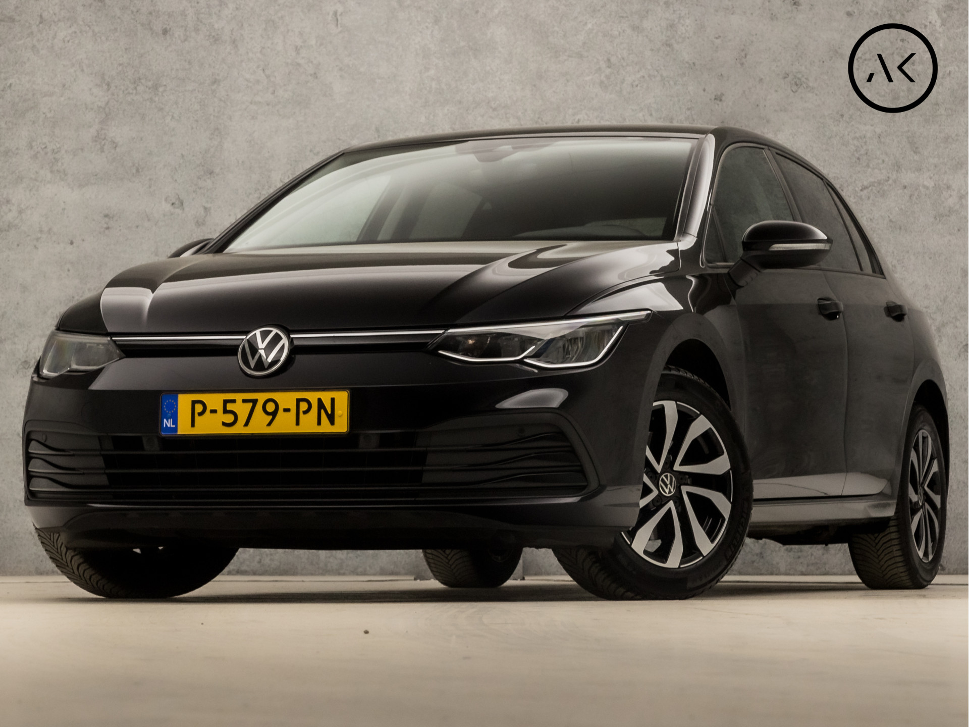 Volkswagen Golf 1.0 TSI Sportline (APPLE CARPLAY, GROOT NAVI, STOELVERWARMING, SFEERVERLICHTING, ADAPTIVE CRUISE, SPORTSTOELEN, PARKEERSENSOREN, DAB+, NIEUWE APK, NIEUWSTAAT)