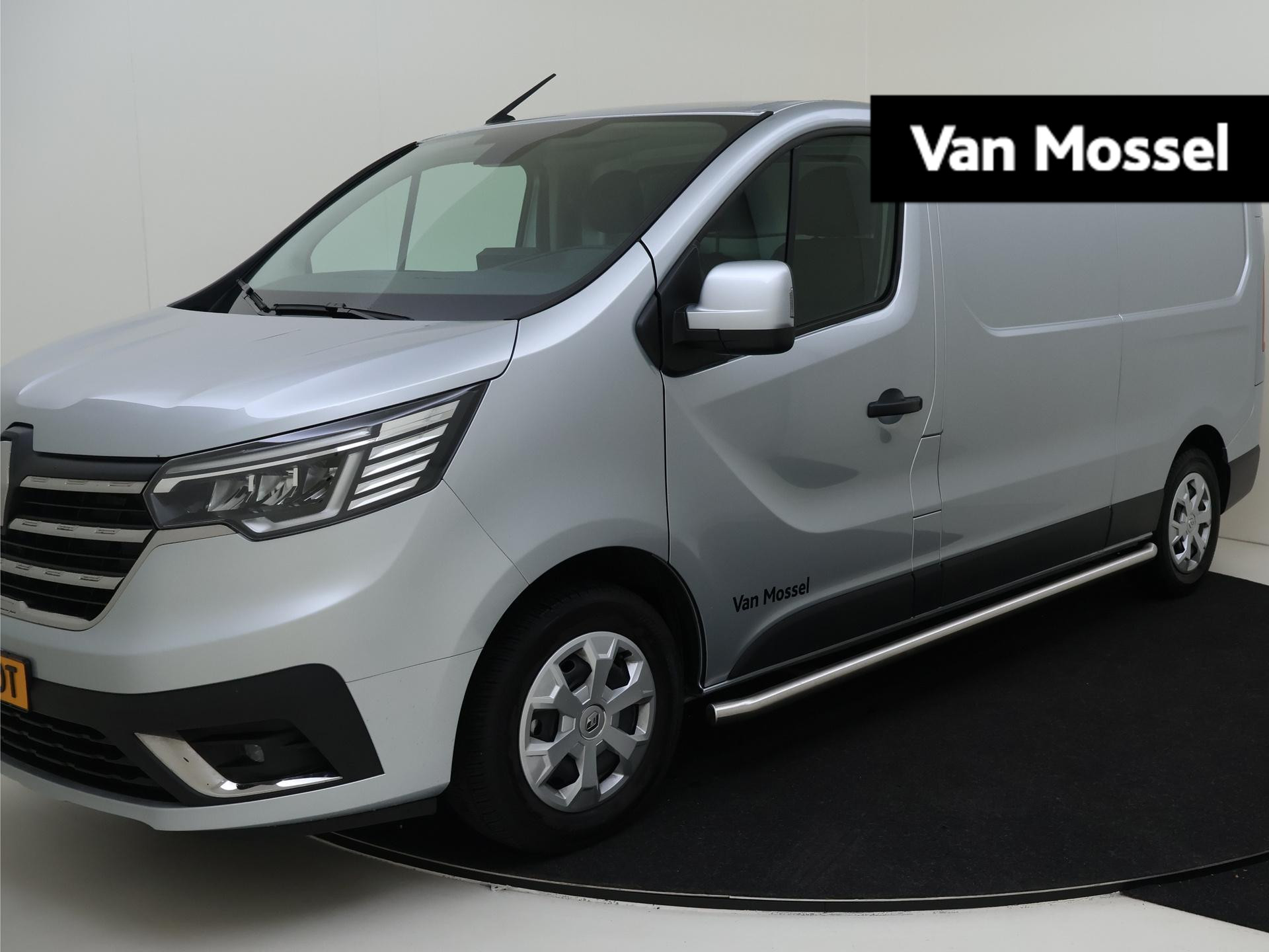 Renault Trafic 2.0 dCi 130 T30 L2H1 Work Edition | BTW | 3 Persoons| TREKHAAK 2500 kg |Bluetooth Carkit |  NAVIGATIE |  | Lat om Lat | Betonplex laadvloer|