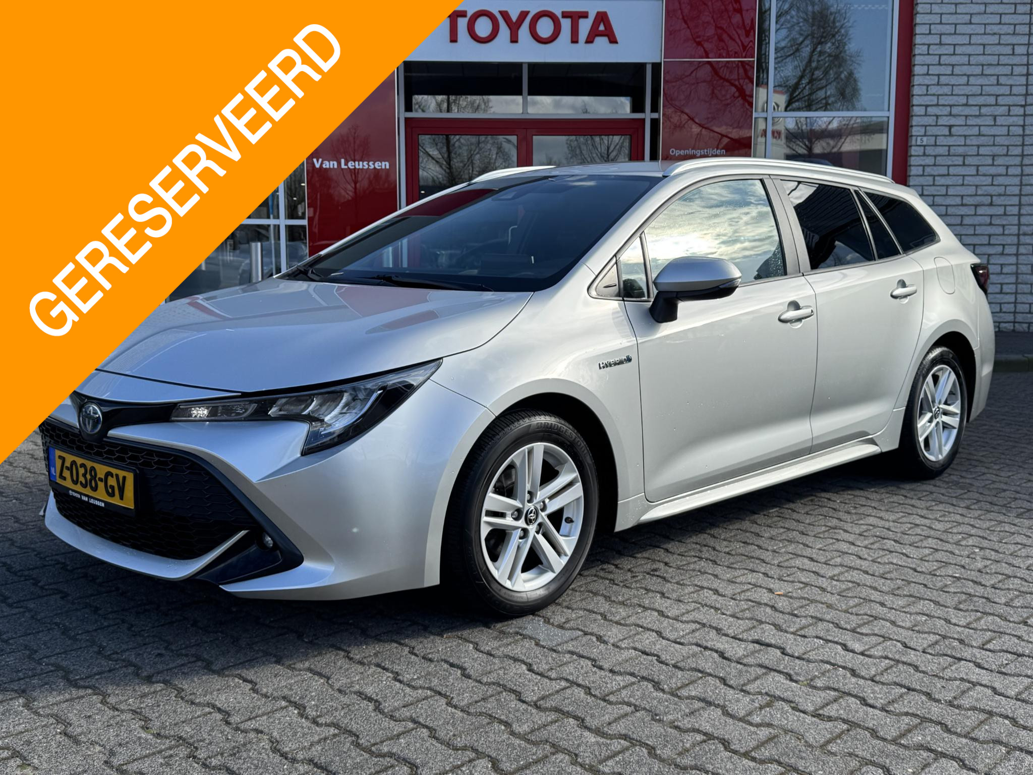 Toyota Corolla Touring Sports 1.8 HYBRID DYNAMIC STOEL/STUURVERW EL-ACHTERKLEP KEYLESS HEAD-UP CAMERA NAVI