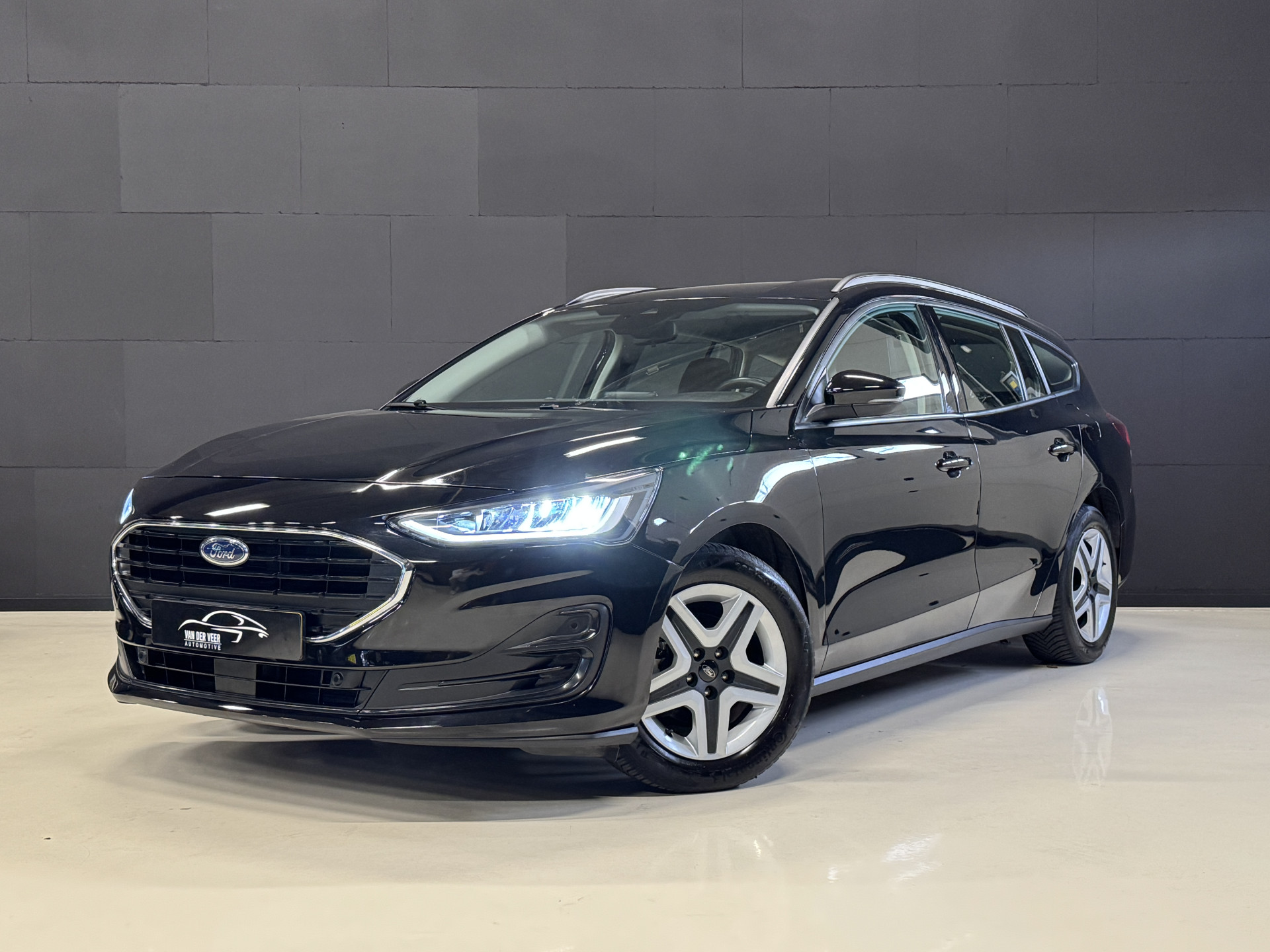 Ford Focus Wagon 1.0 EcoBoost Hybrid Connected 125PK | Nieuw model | Navi | Full LED | Carplay | Cruise | PDC V+A