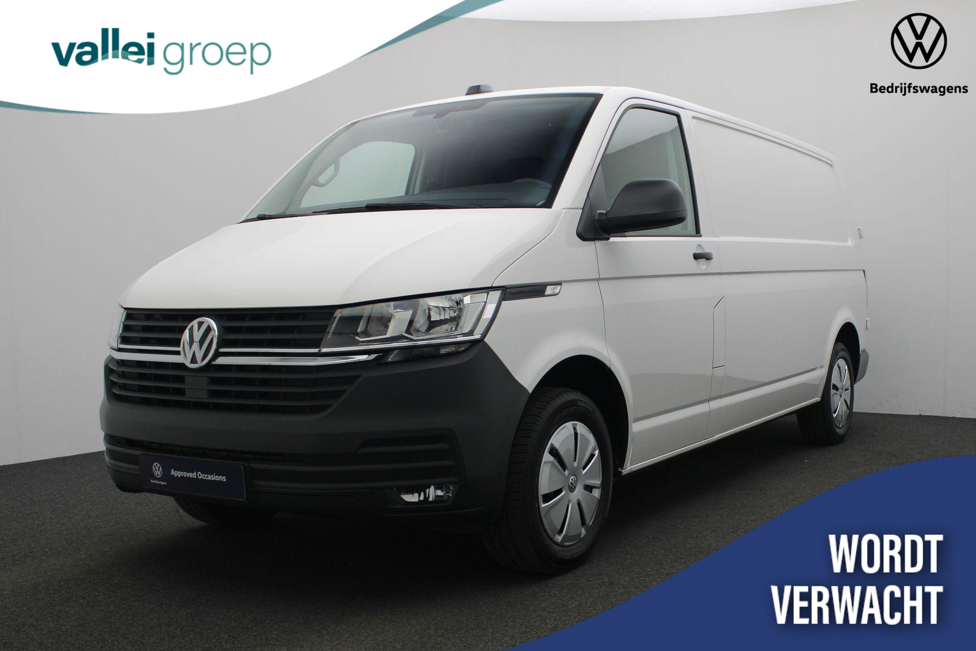 Volkswagen Transporter 2.0 TDI 150 pk DSG L2H1 28 Highline | Trekhaak | 3-zits | Parkeersensoren achter | Cruise Control