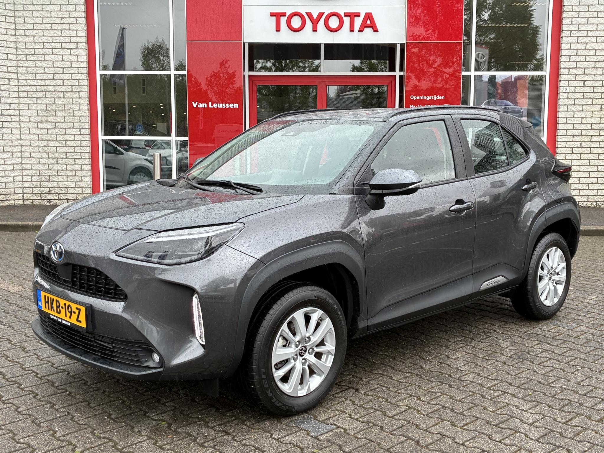 Toyota Yaris Cross 1.5 HYBRID DYNAMIC NAVI HEAD-UP STOEL/STUURVERW. APPLE/ANDROID EL-ACHTERKLEP KEYLESS