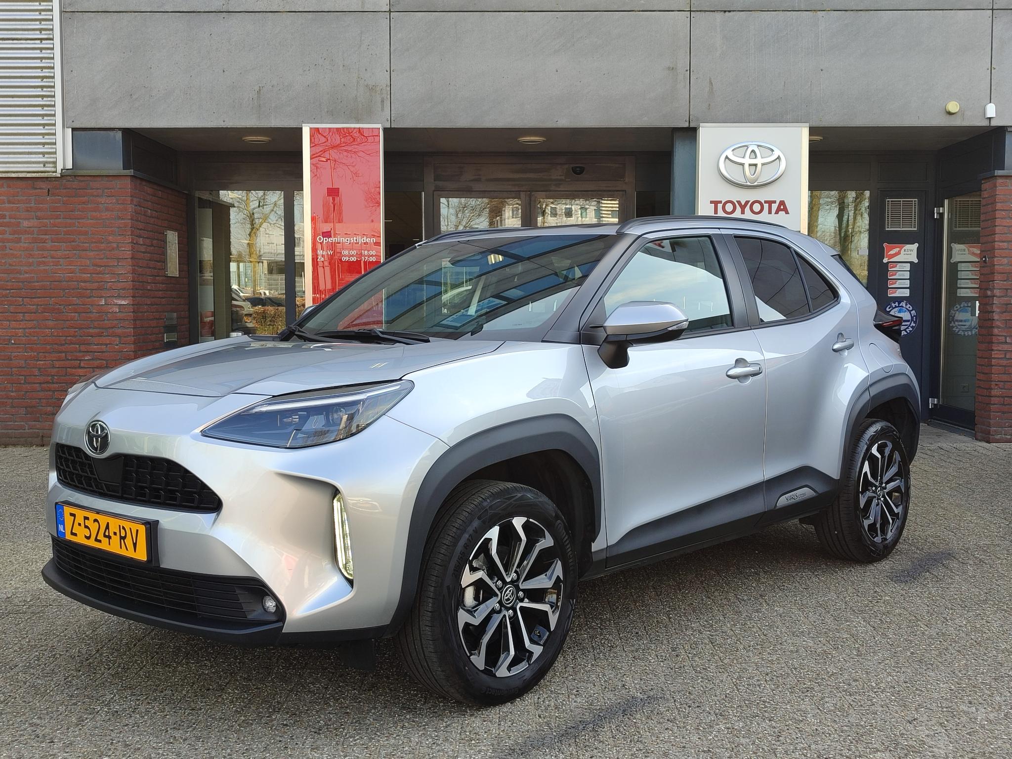Toyota Yaris Cross Hybrid 115 FIRST EDITION FACELIFT NL-AUTO 17'' LM-VELGEN NAVI CLIMA APPLE/ANDROID KEYLESS CAMERA AD-CRUISE BLUETOOTH