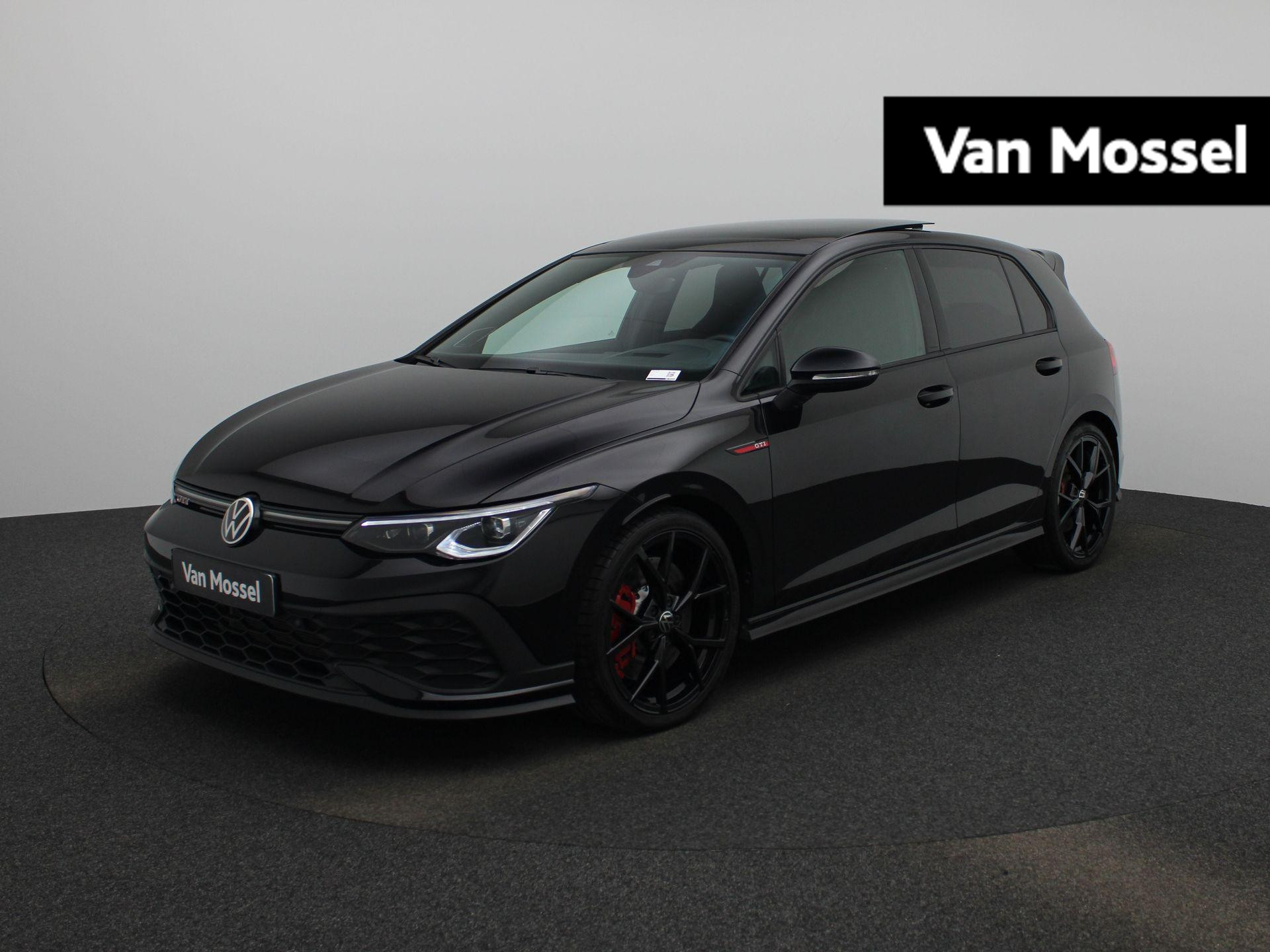 Volkswagen Golf 2.0 TSI GTI Clubsport | 300 PK | Panorama Schuif/Kanteldak | Head-up Display | Achteruitrijcamera | Harman & Kardon | Black Style | Navigatie