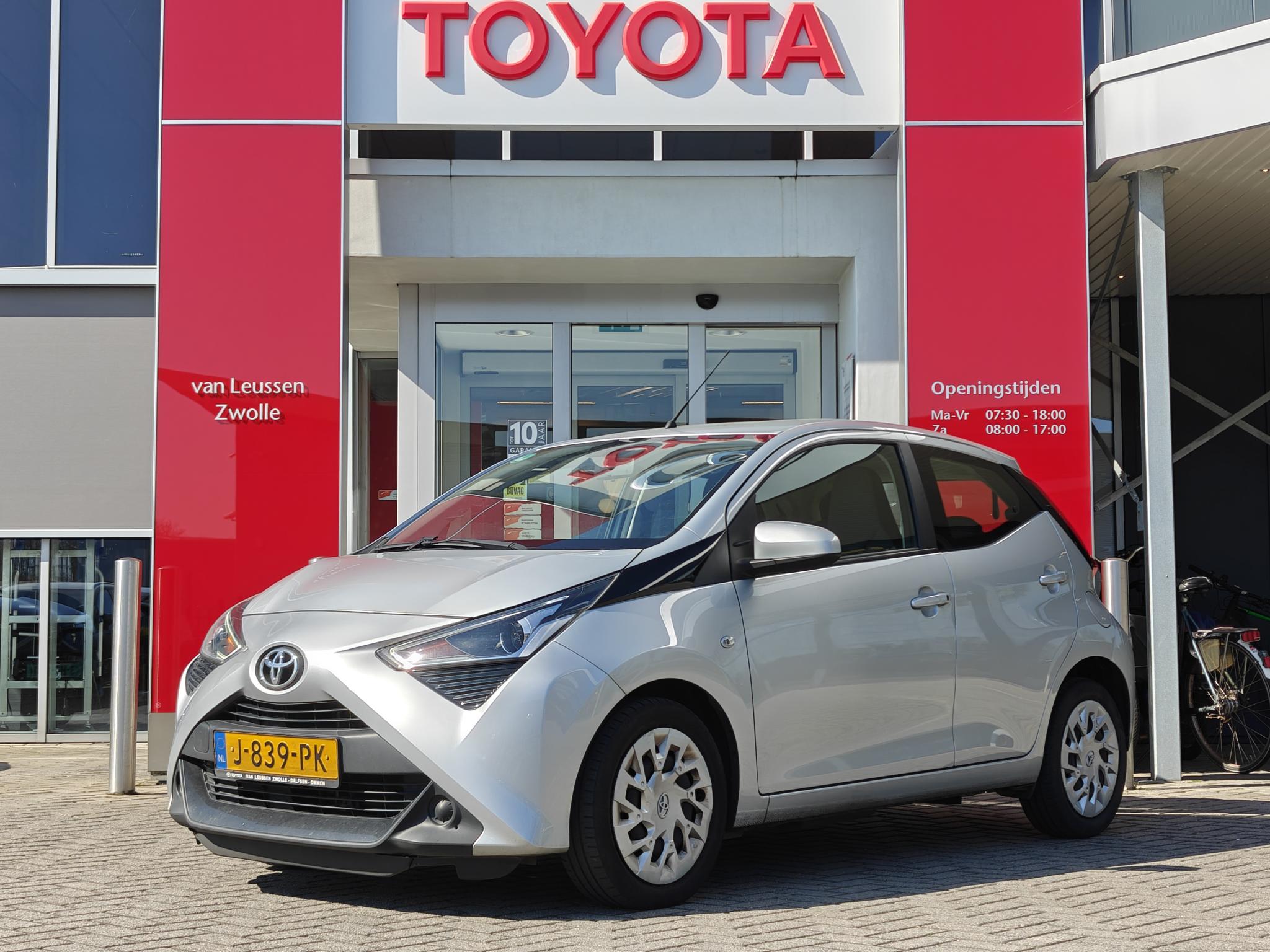 Toyota Aygo X-PLAY 5-DEURS AIRCO DAB BLUETOOTH CAMERA APPLE/ANDROID NL-AUTO