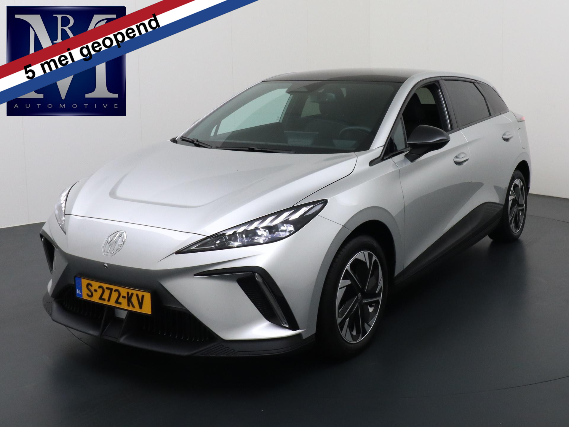 MG 4 Luxury 64 kWh COMPLETE AUTO | LONG RANGE! | RIJKLAAR INCL. 12 MND. BOVAGGARANTIE