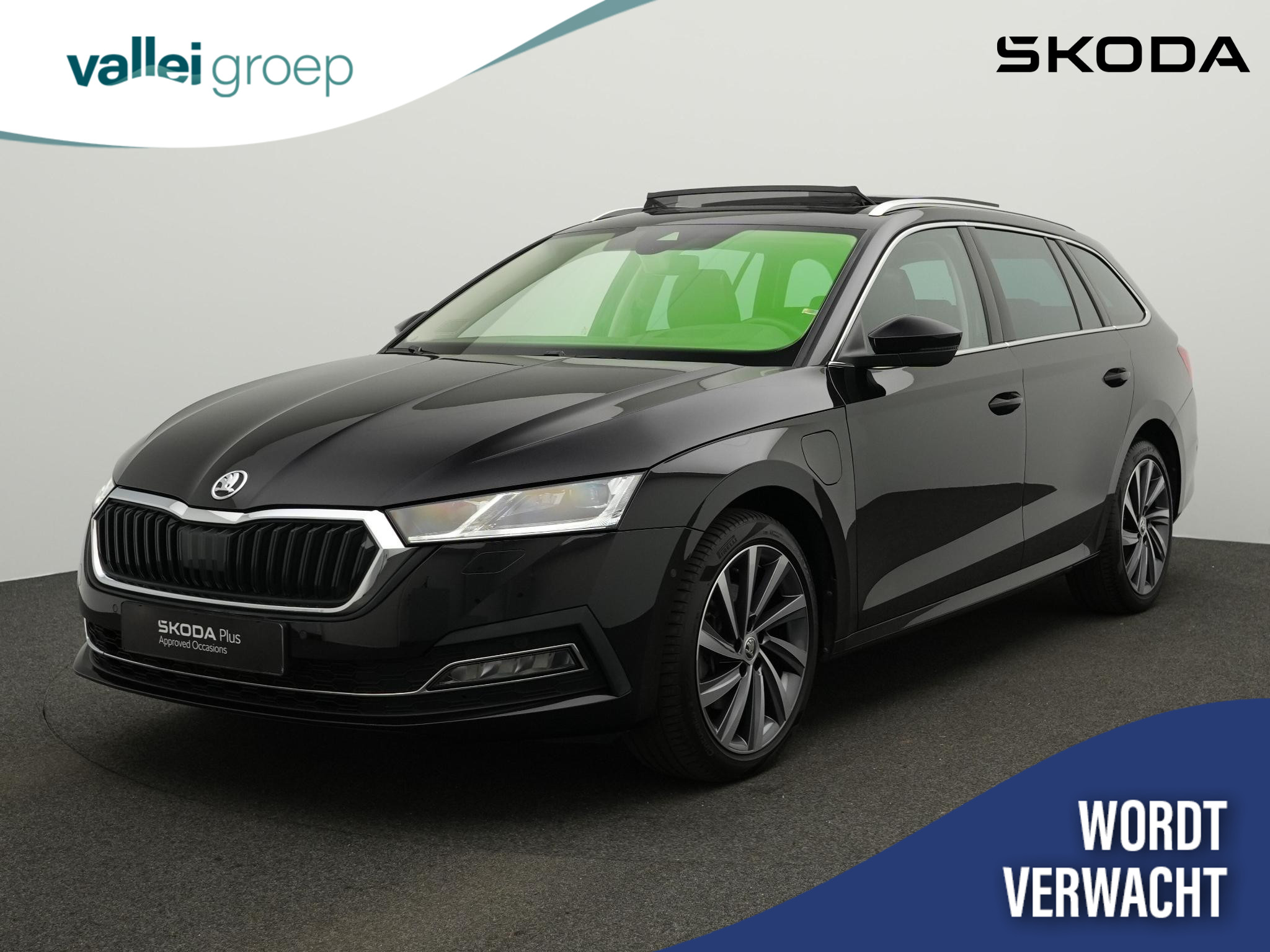 Škoda Octavia Combi 1.4 TSI 204 pk DSG iV PHEV Style | Panoramadak | Matrix LED | Geheugenstoelen | Leder/alcantara | Stoel-/achterbankverwarming | Achteruitrijcamera