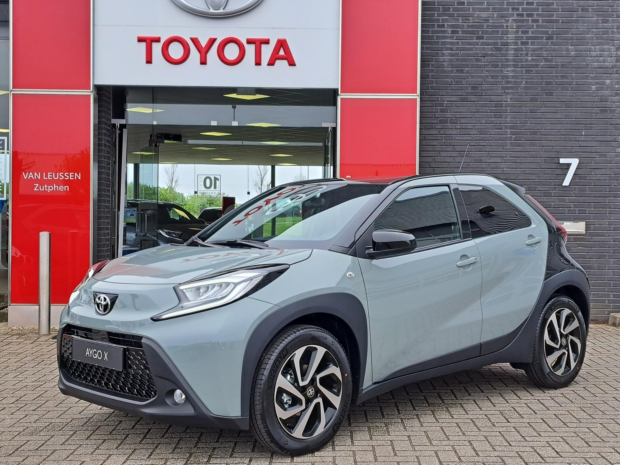 Toyota Aygo X PULSE BI-TONE LED VERLICHTING REGENSENSOR AUTOMATISCHE AIRCO PRIVACY GLASS