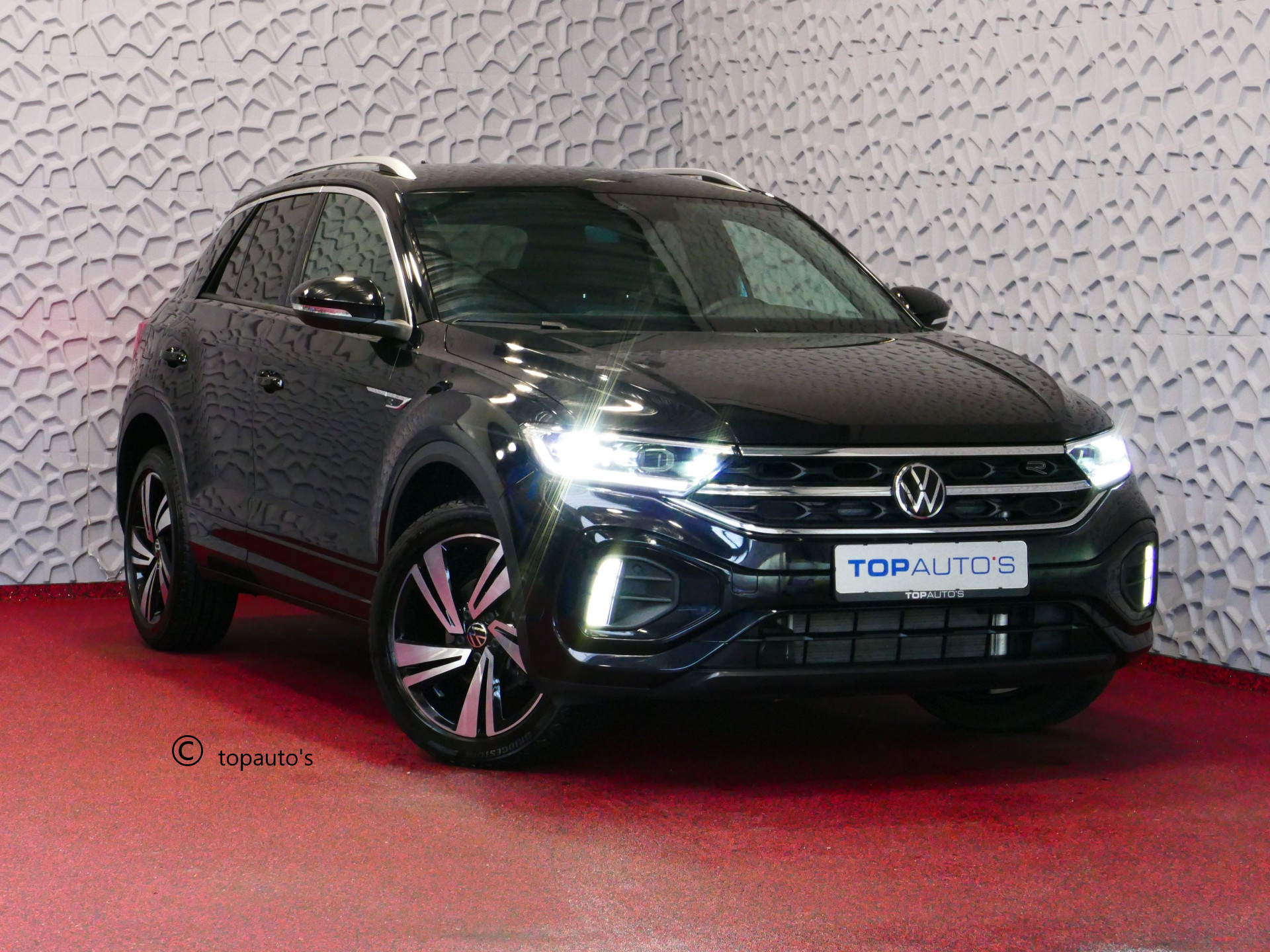 Volkswagen T-Roc ✅NIEUWE AUTO✅ 1.5 TSI 150PK R-LINE EVO IQ LIGHT ALCANTARA ELEK.KLEP CARPLAY STOEL/STUUR VERW. 18"LMV VIR.COCKPIT 06/2024 RLINE R LINE "Volkswagen rijden begint bij Topautos.nl – 75 topmodellen direct op voorraad!"