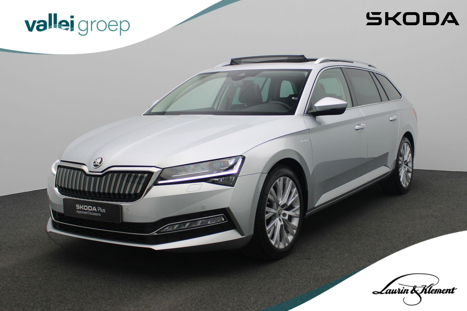 Škoda Superb Combi 1.4 TSI iV 218 pk DSG Laurin & Klement | Panoramadak | Leder | Geheugenstoelen | Navigatie Columbus | Adaptief onderstel | Stoel-/achterbankverwarming