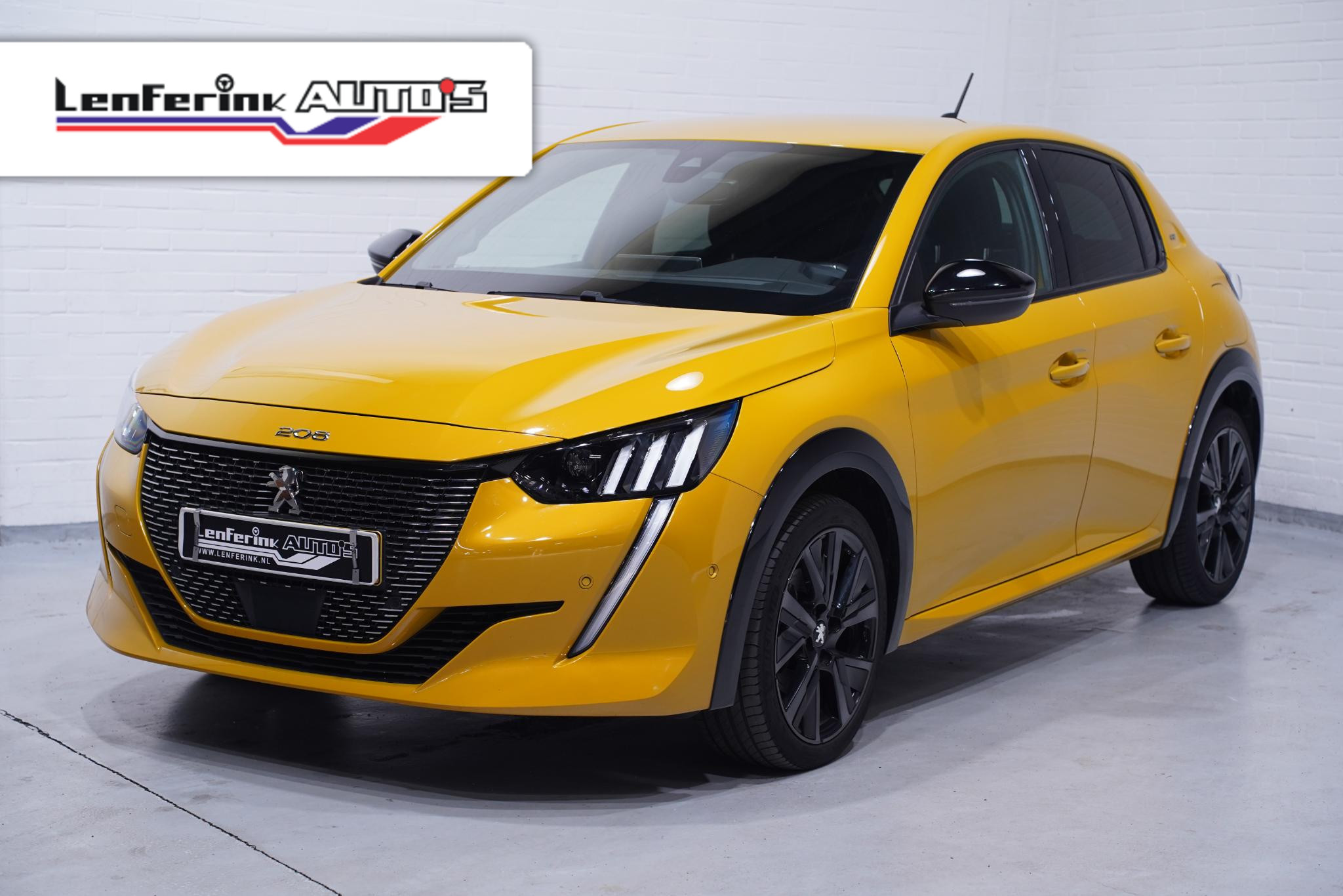 Peugeot 208 1.2 PureTech GT Pack Navi Clima Camera Stoelverwarming Adaptive cruise 1e Eigenaar NAP Rijklaar!