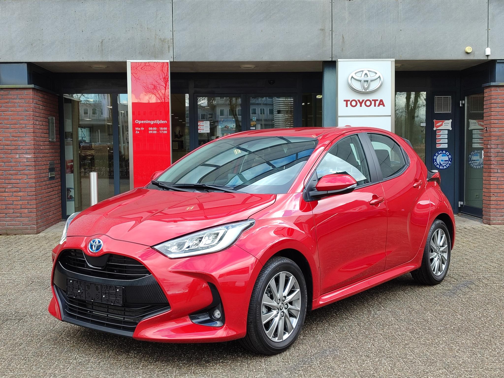 Toyota Yaris 1.5 HYBRID DYNAMIC STOEL/STUURVERW KEYLESS AD-CRUISE APPLE/ANDROID KEYLESS CAMERA BLUETOOTH LED