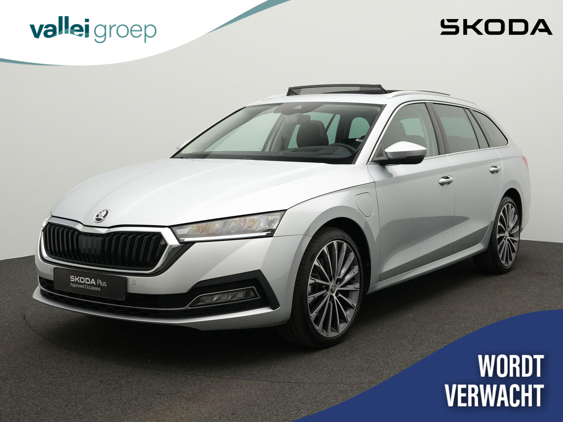 Škoda Octavia Combi 1.4 TSI 204 pk DSG iV PHEV Business Edition | Panoramadak | Geheugenstoelen | CANTON | Head-up display | Navigatie