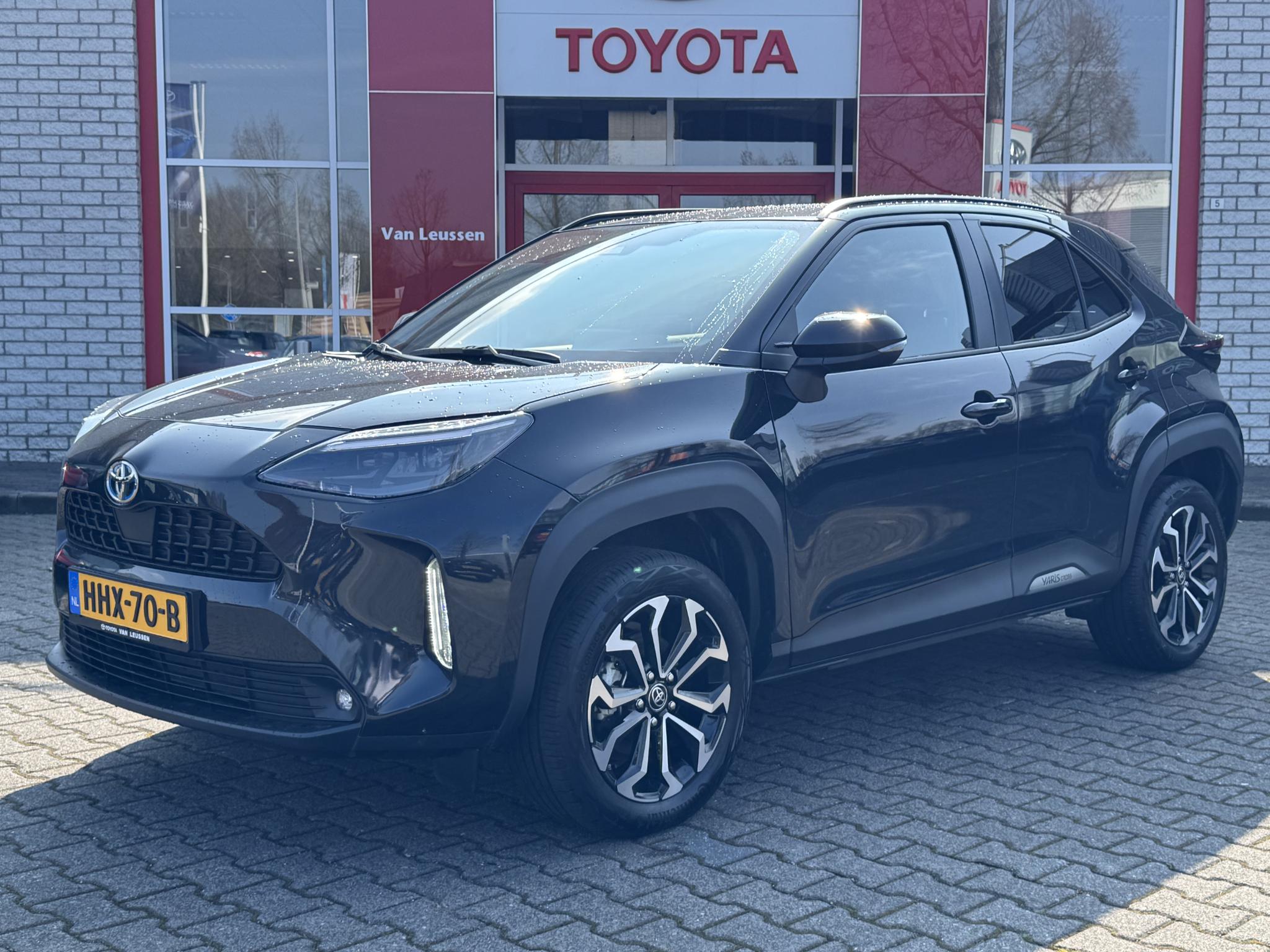 Toyota Yaris Cross 1.5 HYBRID STYLE PANODAK NAVI STOEL/STUURVERW. APPLE/ANDROID EL-ACHTERKLEP KEYLESS