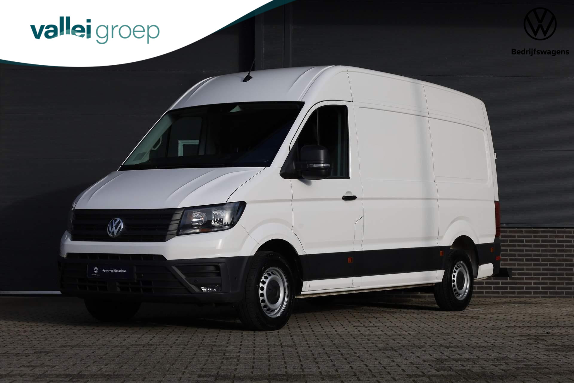 Volkswagen Crafter 30 2.0 TDI 140PK L3H3 Highline | Trekhaak | Geveerde stoel | Camera | Leder | Verwarmbare voorruit