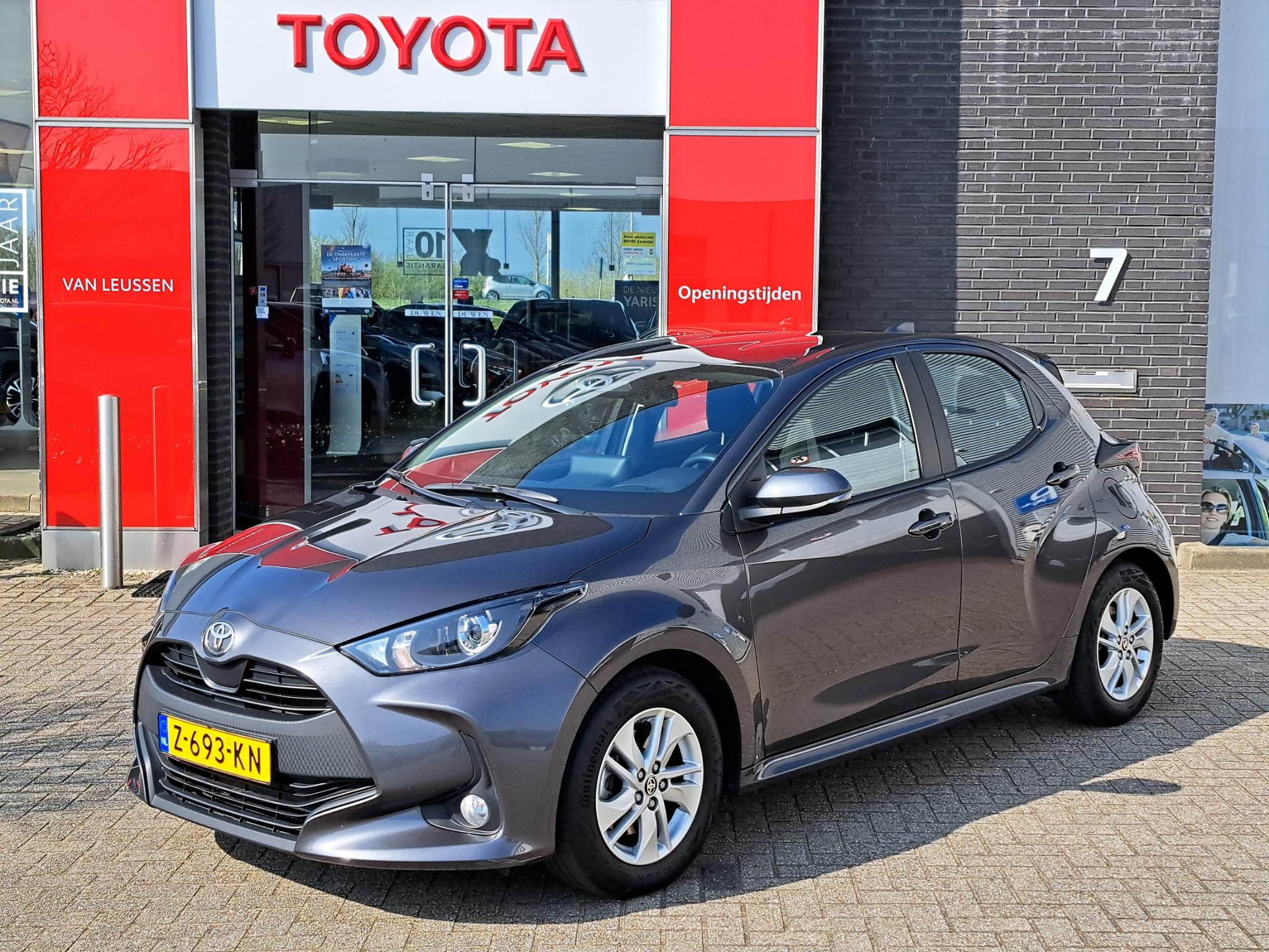Toyota Yaris 1.5 HYBRID 115 APPLE/ANDROID MISTLAMPEN LICHTMETALEN-VELGEN NL-AUTO