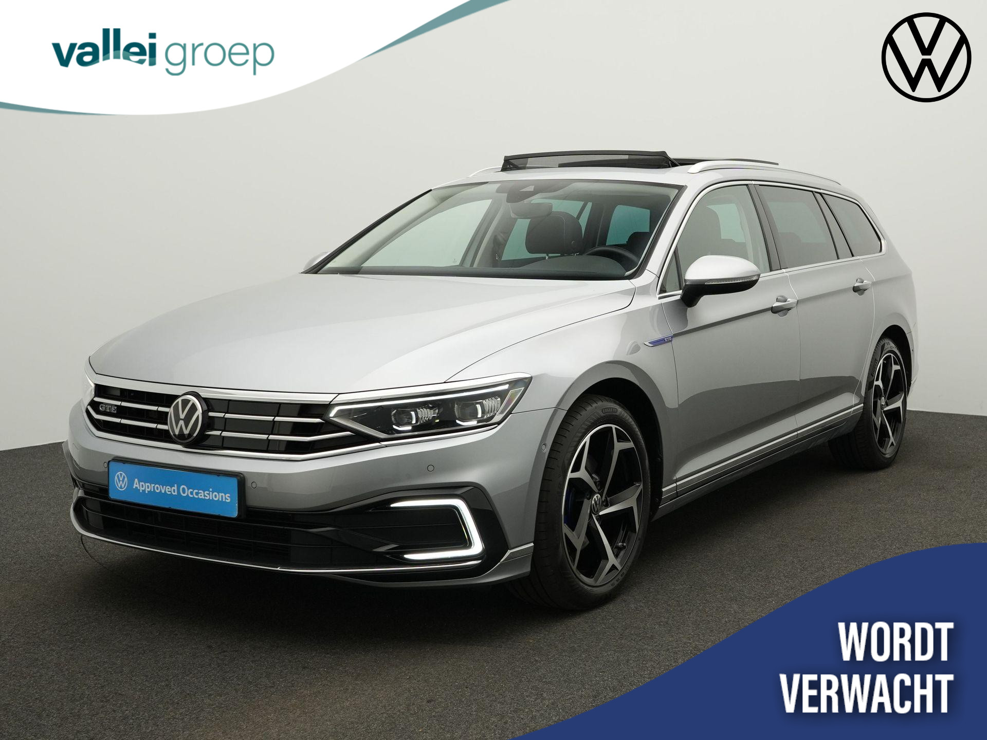 Volkswagen Passat Variant 1.4 TSI 218 pk DSG PHEV GTE Business | Panoramadak | Trekhaak | Navigatie Discover Pro | Geheugen-/massagestoel | IQ Light