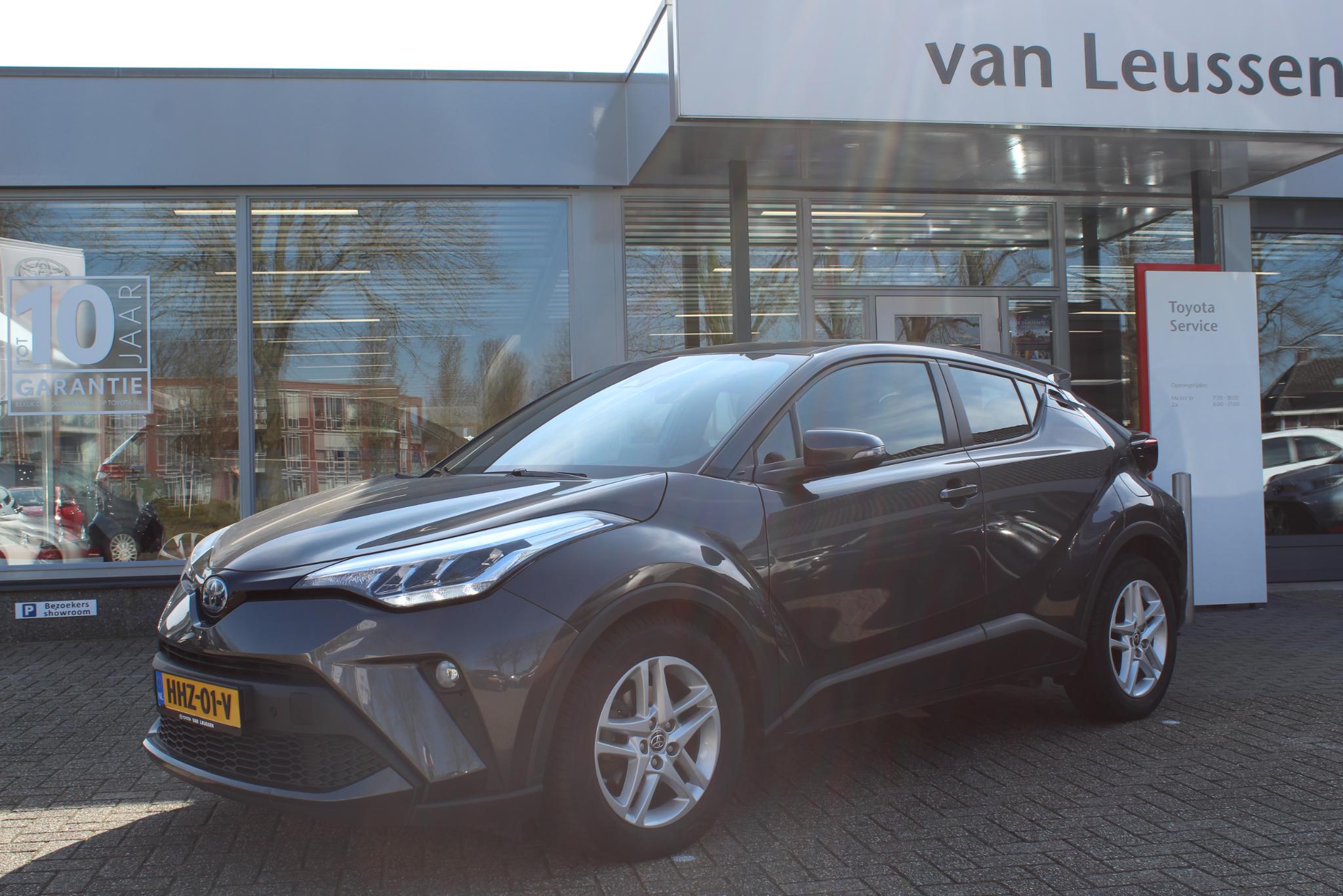 Toyota C-HR 1.8 HYBRID DYNAMIC NAVI STOELVERW. ALL-SEASON  LM-VELGEN PARKSENSOREN AD-CRUISE