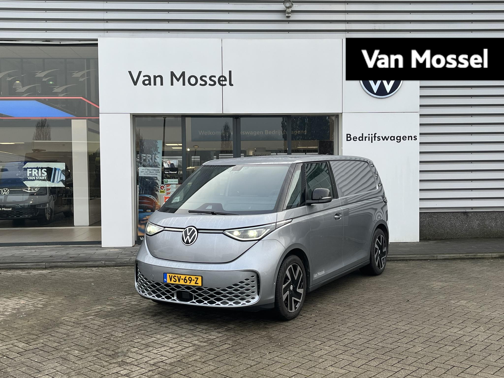 Volkswagen ID. Buzz Cargo 77 kWh Stoelverwarming | voorruitverwarming | Led Matrix Koplampen | Wegklapbare trekhaak | Bluetooth | Navigatie | Apple Carplay |