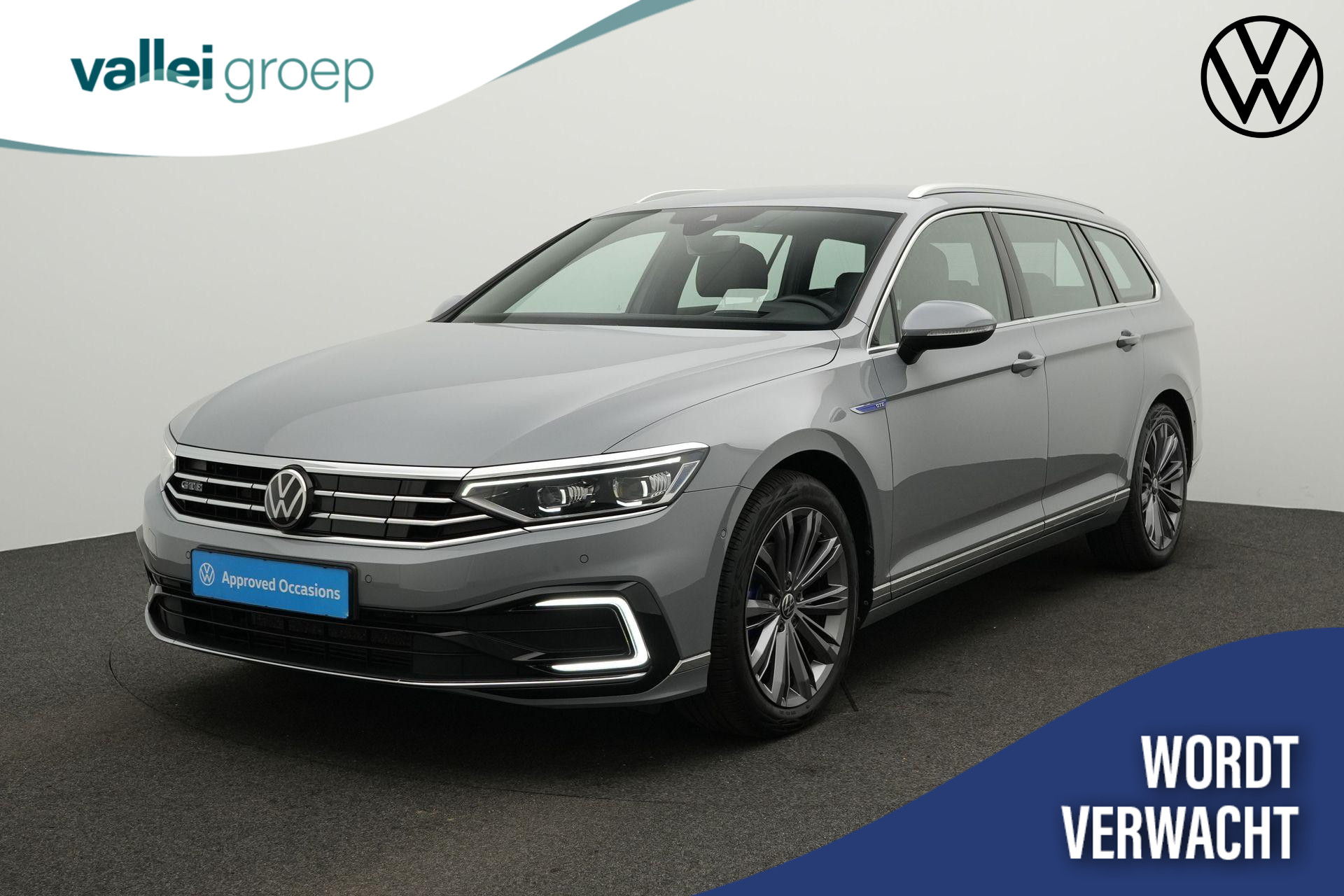 Volkswagen Passat Variant 1.4 TSI 218 pk DSG PHEV GTE Business | Trekhaak | Navigatie Discover Pro | IQ Light | Adaptief onderstel | Head-up display | Leder/alcantara | Achteruitrijcamera