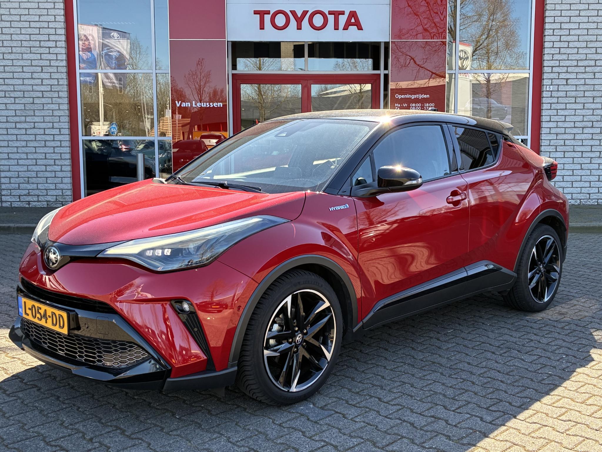 Toyota C-HR 1.8 HYBRID GR-SPORT STOELVERW BLIND-SPOT JBL-AUDIO ELEK-STOEL ALCANTARA NAVI APPLE/ANDROID PARK-SENSOREN NL-AUTO DEALER-ONDERHOUDEN