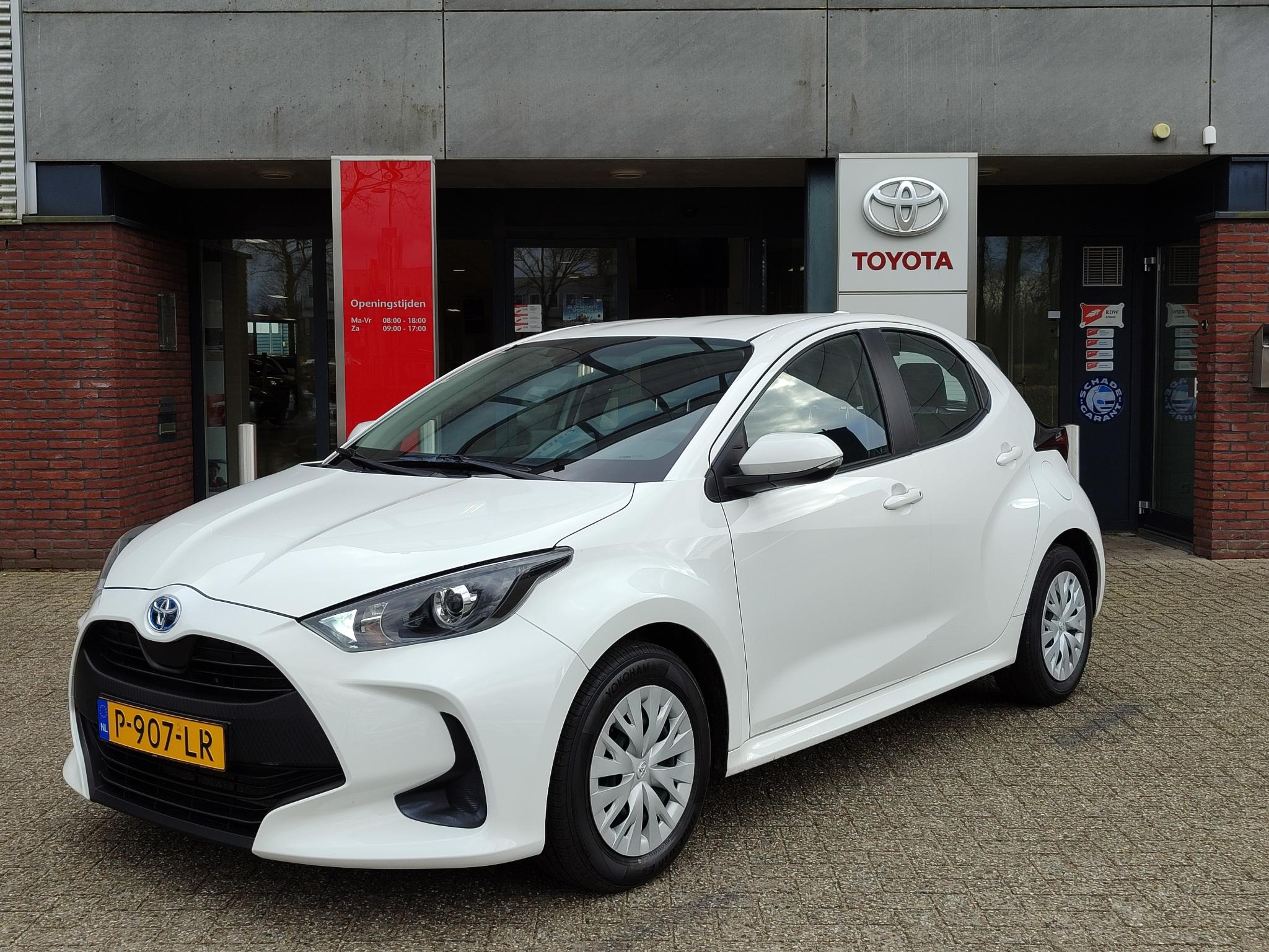 Toyota Yaris 1.5 HYBRID NAVI CLIMA AD-CRUISE CAMERA APPLE/ADROID BLUETOOTH NL-AUTO