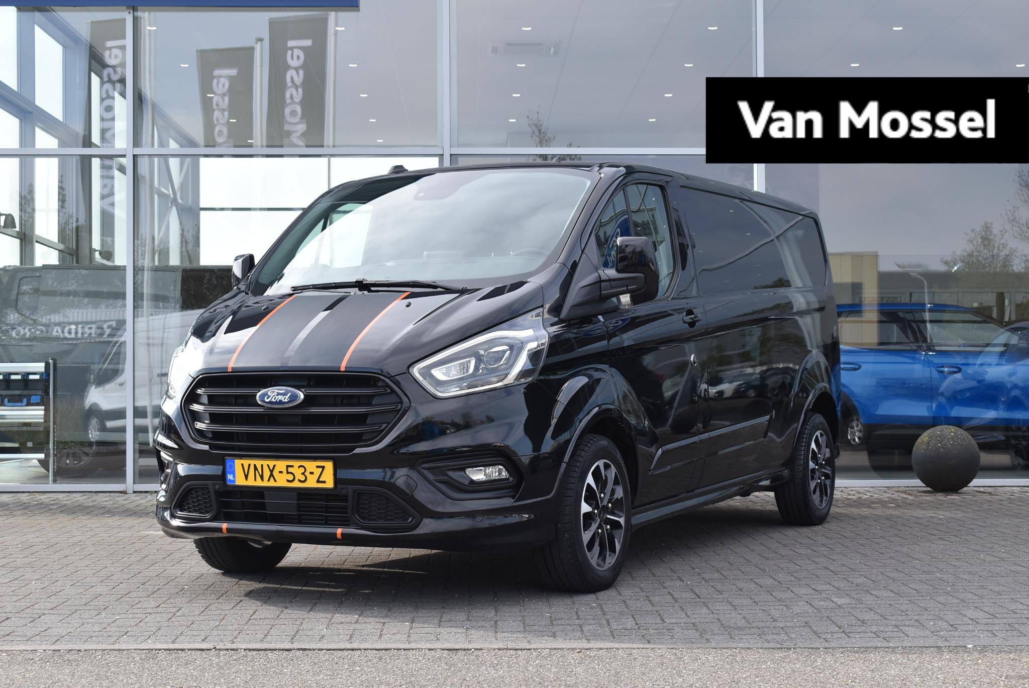 Ford Transit Custom 320 2.0 TDCI L2H1 Sport | Automaat | 185 PK | Lichtmetale Velgen | Led | Cruise Control | Winterpakket | Betimmering | Apple Carplay/Android Auto |
