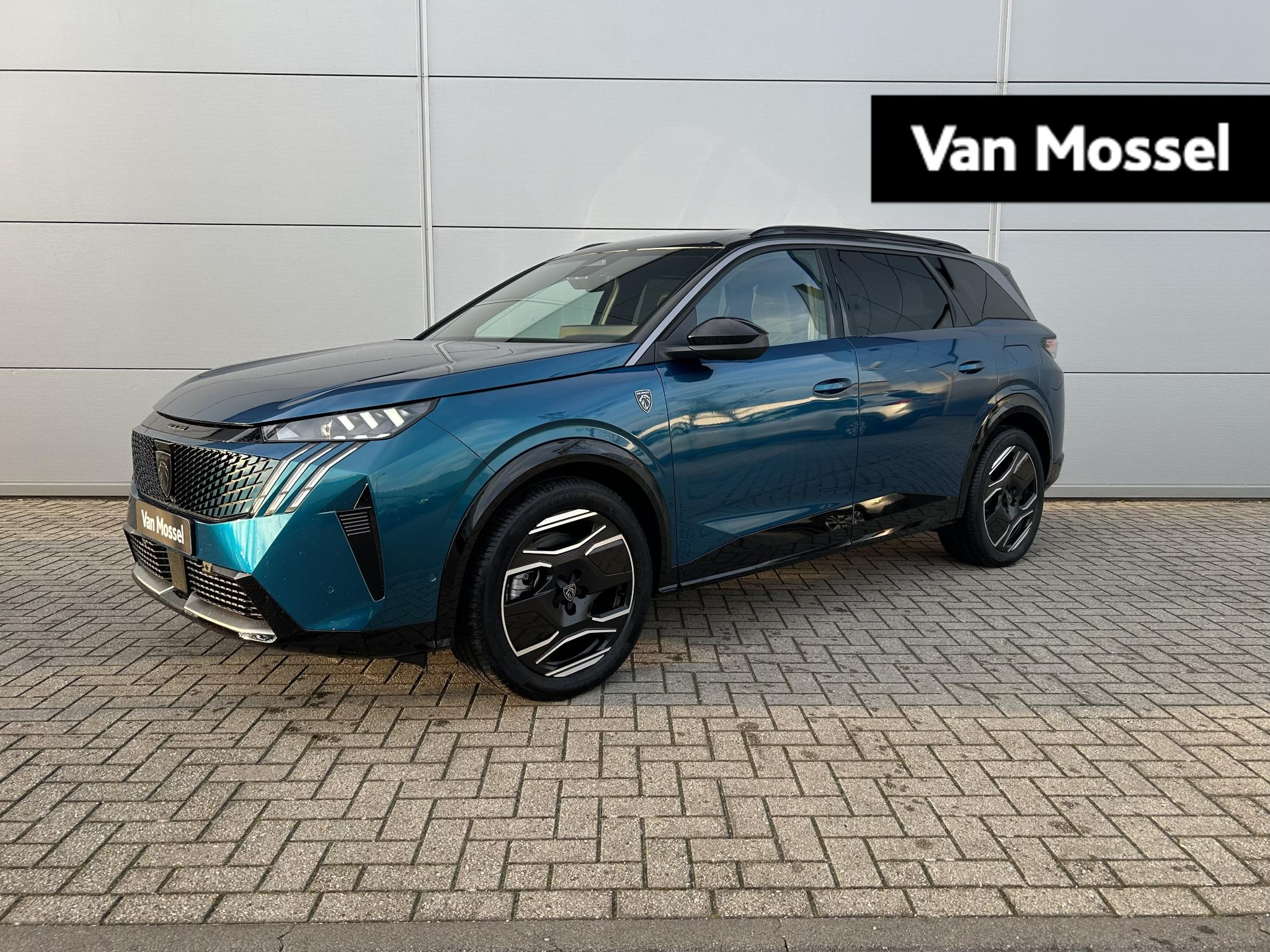 Peugeot e-5008 GT Avantage 73 kWh | Alcantara bekleding | elektrisch verstelbare stoelen/Massage functie | stoelverwarming | Adaptieve Cruise Control | 360 Camera| warmtepomp | Apple Carplay/Android Auto | VOORRAAD ACTIE MODEL!