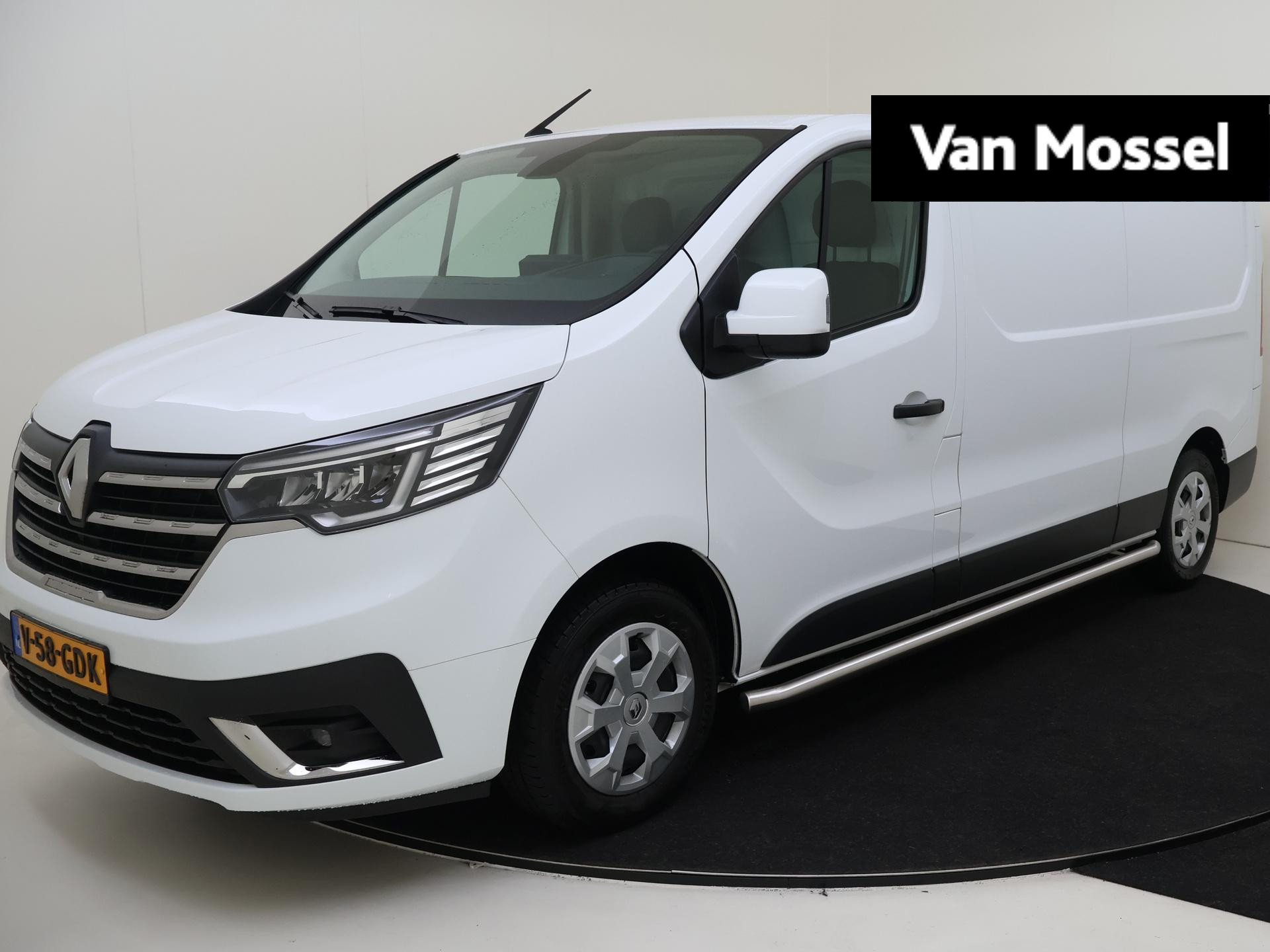 Renault Trafic 2.0 dCi 130 T30 L2H1 Business | Navigatie | Parkeersensoren | Trekhaak | Betimmering | Side Bars