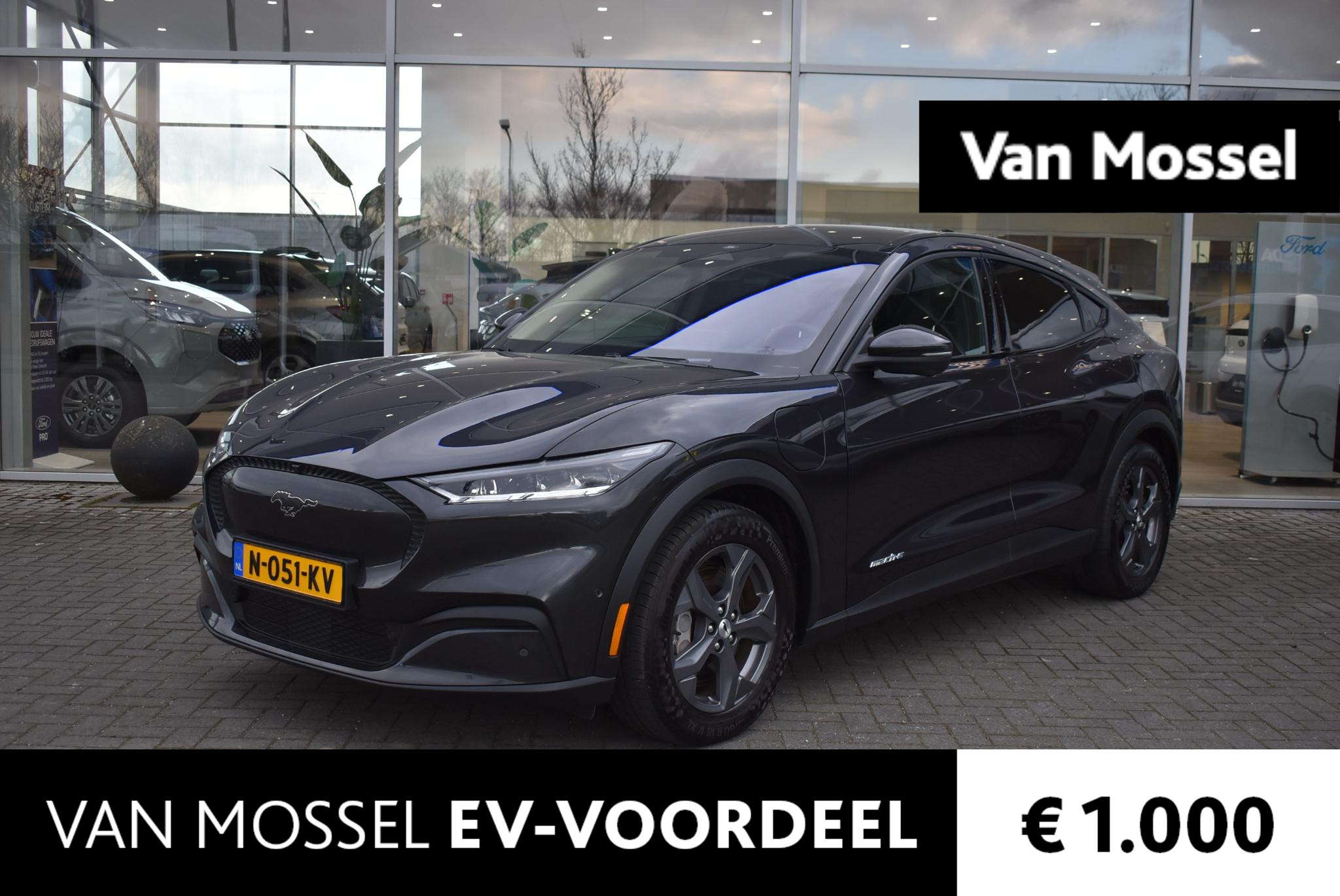 Ford Mustang Mach-E RWD 75 kWh | Technology Pack + | Bang & Olufsen Premium Geluidsysteem | Elektrisch Bedienbare Achterklep | Carbonized Grey Premium Metallic | Apple Carplay/Android Auto |