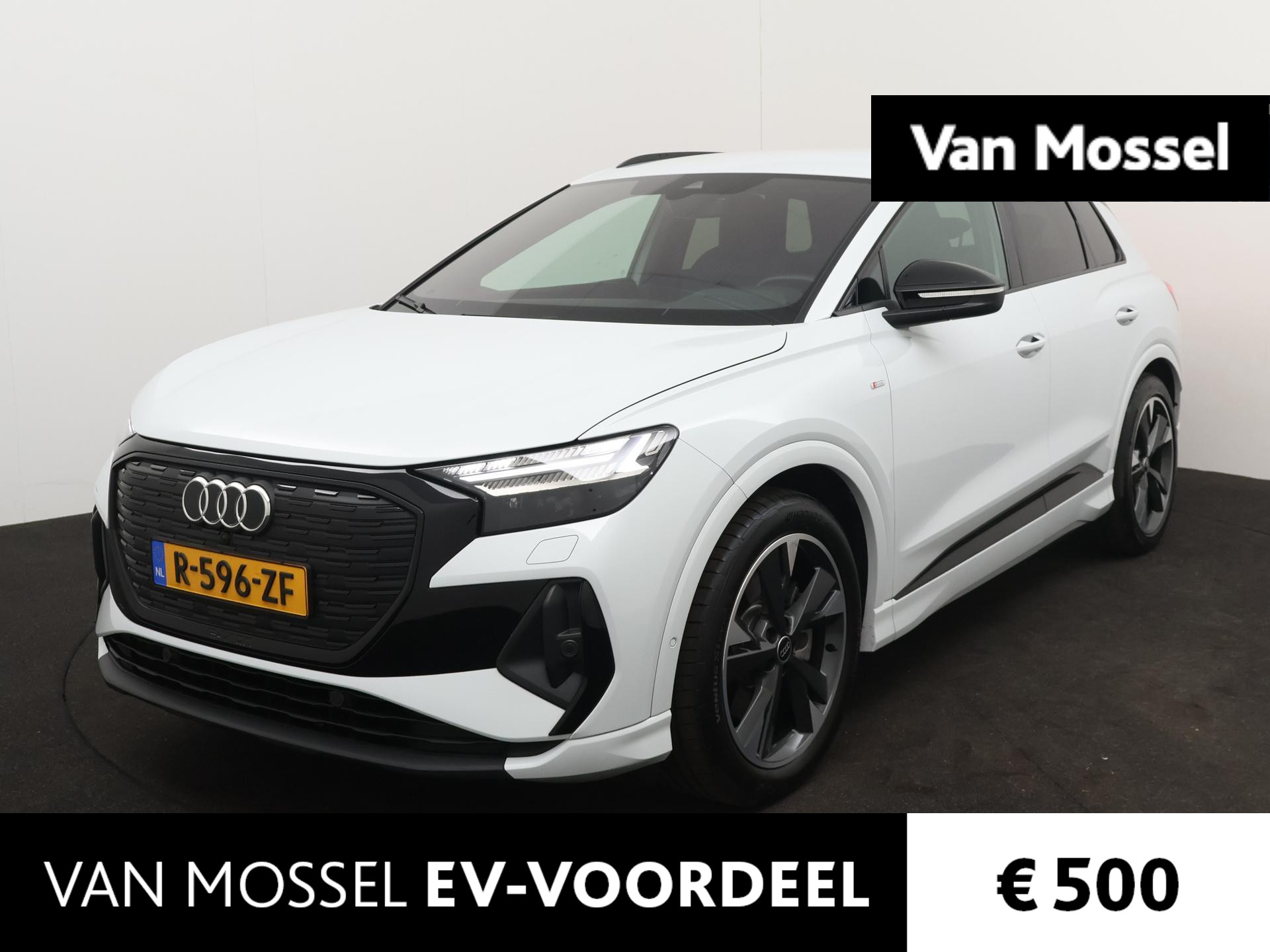Audi Q4 e-tron 40 Launch edition S Competition 77 kWh 204 PK | Warmtepomp | Dynamiekpakket | Achteruitrijcamera | Apple Carplay | Android Auto | Cruise control | Comfortairconditioning 3-zones | Optiekpakket zwart | Spiegelkappen zwart | LED Matrix Koplampen | Comfortpakket | Comfortsleutel | Verwarmbare voorruit |