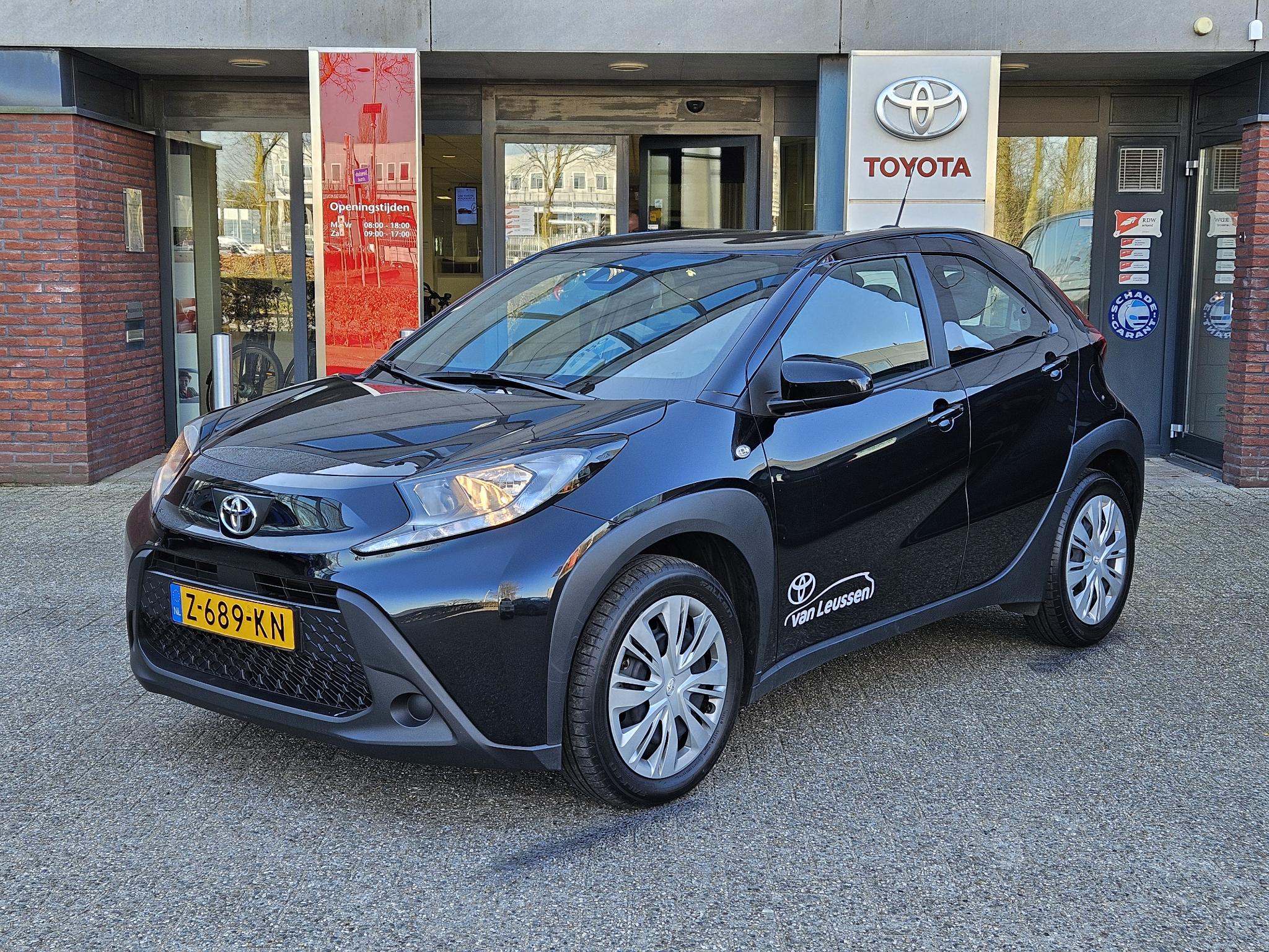 Toyota Aygo X PLAY 5-DEURS NL-AUTO APPLE/ANDROID DAB+ AD-CRUISE AIRCO ACHTERUITRIJCAMERA
