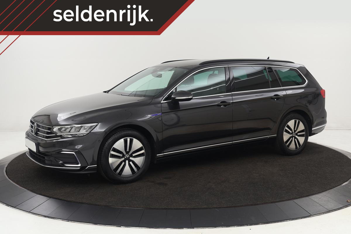 Volkswagen Passat 1.4 TSI PHEV GTE | Stoelverwarming | Carplay | Adaptive cruise | Camera | Full LED | Navigatie | Side Assist