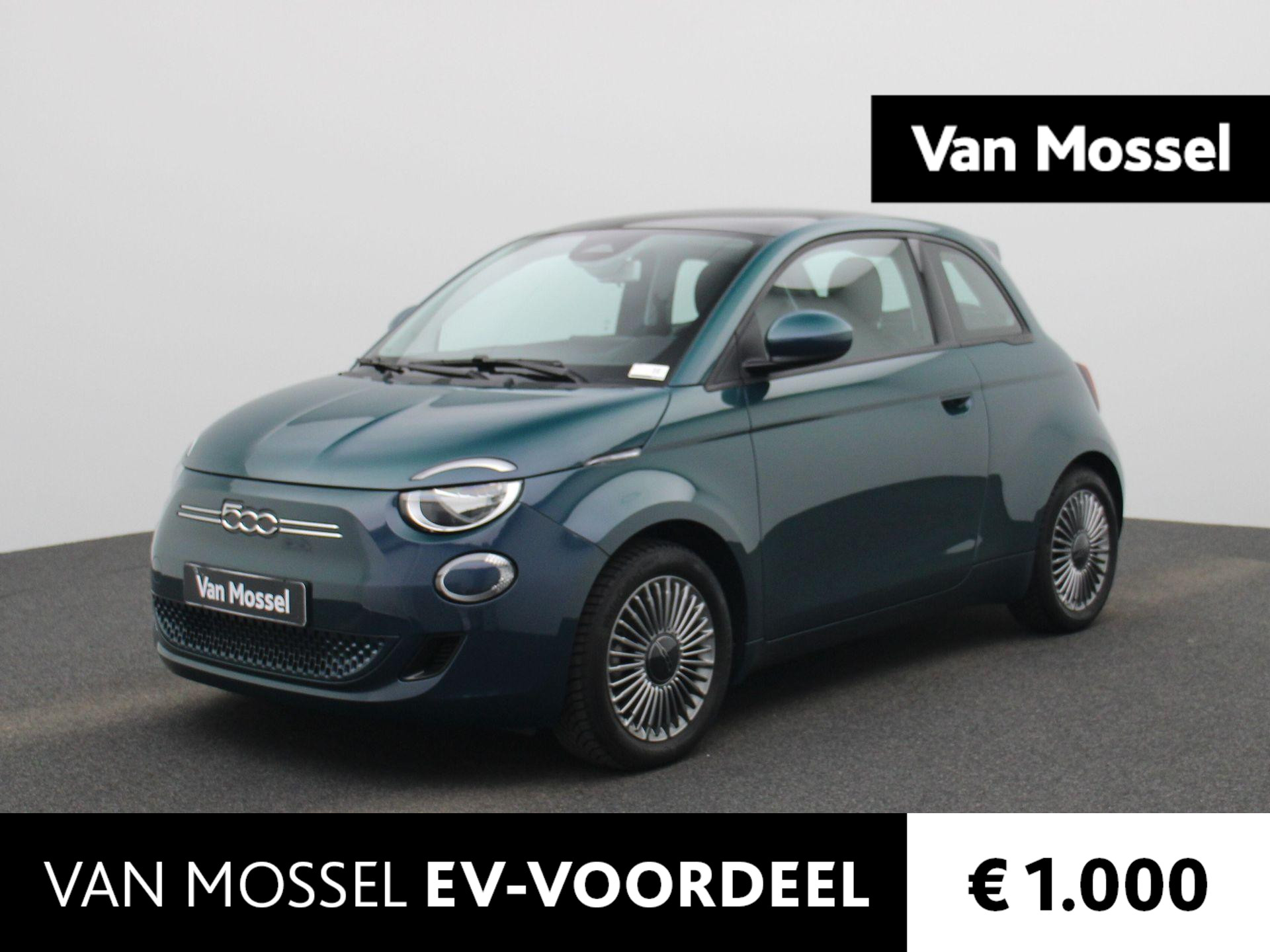 Fiat 500e Icon 42 kWh LICHTMETALEN VELGEN , NAVIGATIE , CAMERA , CRUISE , BLUETOOTH , PANORAMADAK,