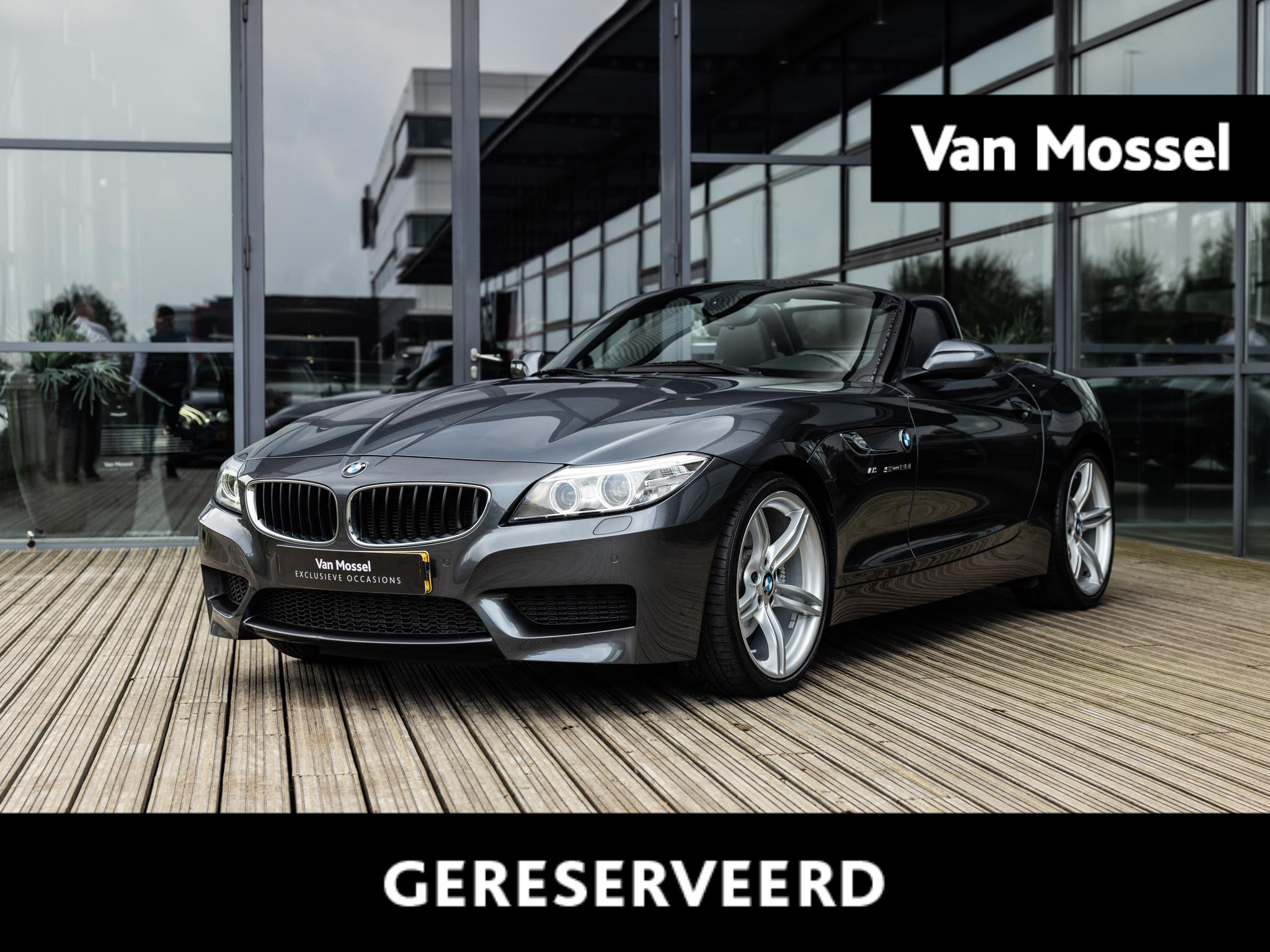 BMW Z4 Roadster sDrive28i High Executive | NL AUTO | M SPORT PAKKET | NAVIGATIE | 19" VELGEN | LEDER | STEPTRONIC SPORTAUTOMAAT | STOELMEMORY | BMW DEALER ONDERHOUDEN | STOELVERWARMING | KEYLESS ENTRY |