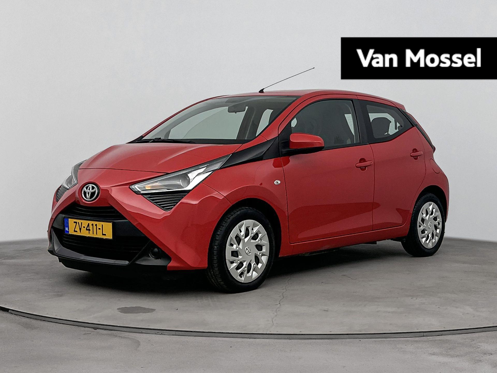 Toyota Aygo 1.0 VVT-i x-play limited | 1e eigenaar | 5-drs | Carplay | Achteruitrijcamera | Airco | Trekhaak