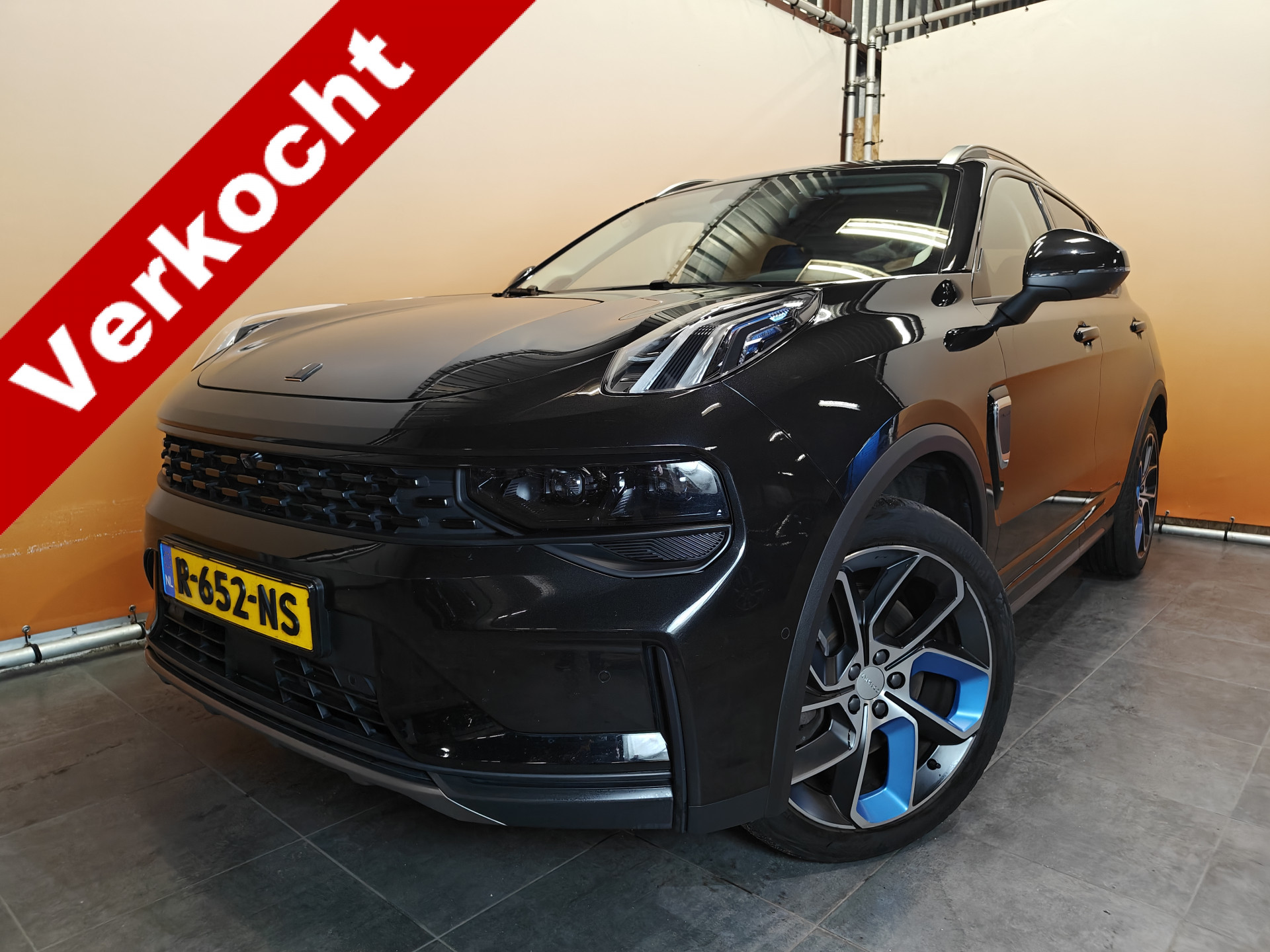 Lynk & Co 01 1.5 zwarte lijsten | trekhaak 6,6 kW laden | schuifdak | stoelverwarming 360° camera | fabrieksgarantie 10/26
