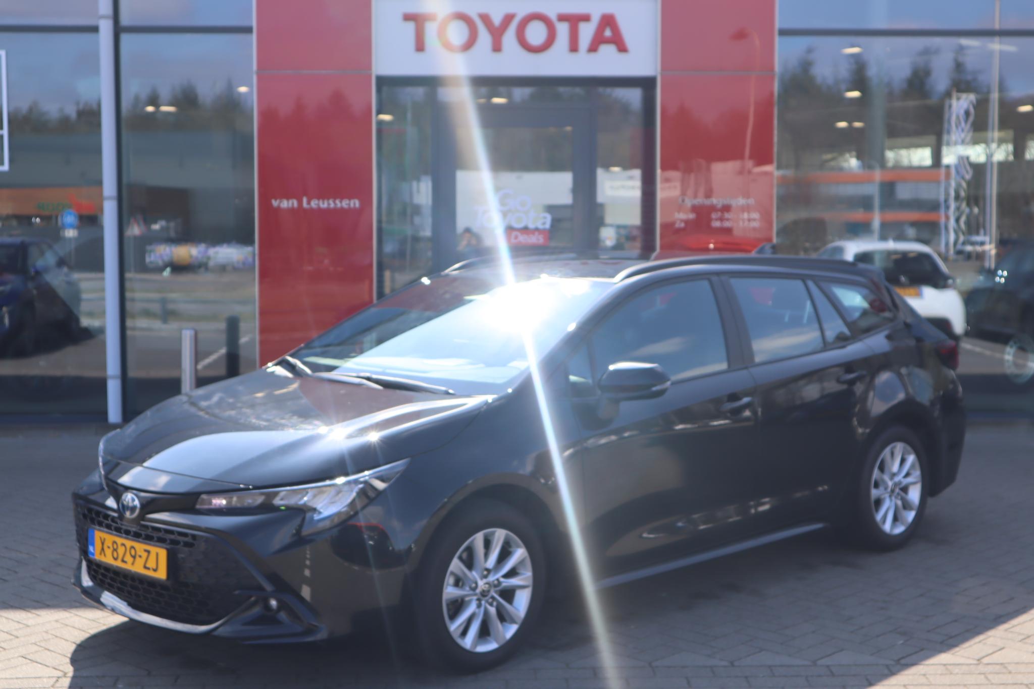 Toyota Corolla Touring Sports HYBRID 140 ACTIVE NAVI APPLE/ANDROID LM-VELGEN CAMERA AD-CRUISE FACELIFT-MODEL NL-AUTO
