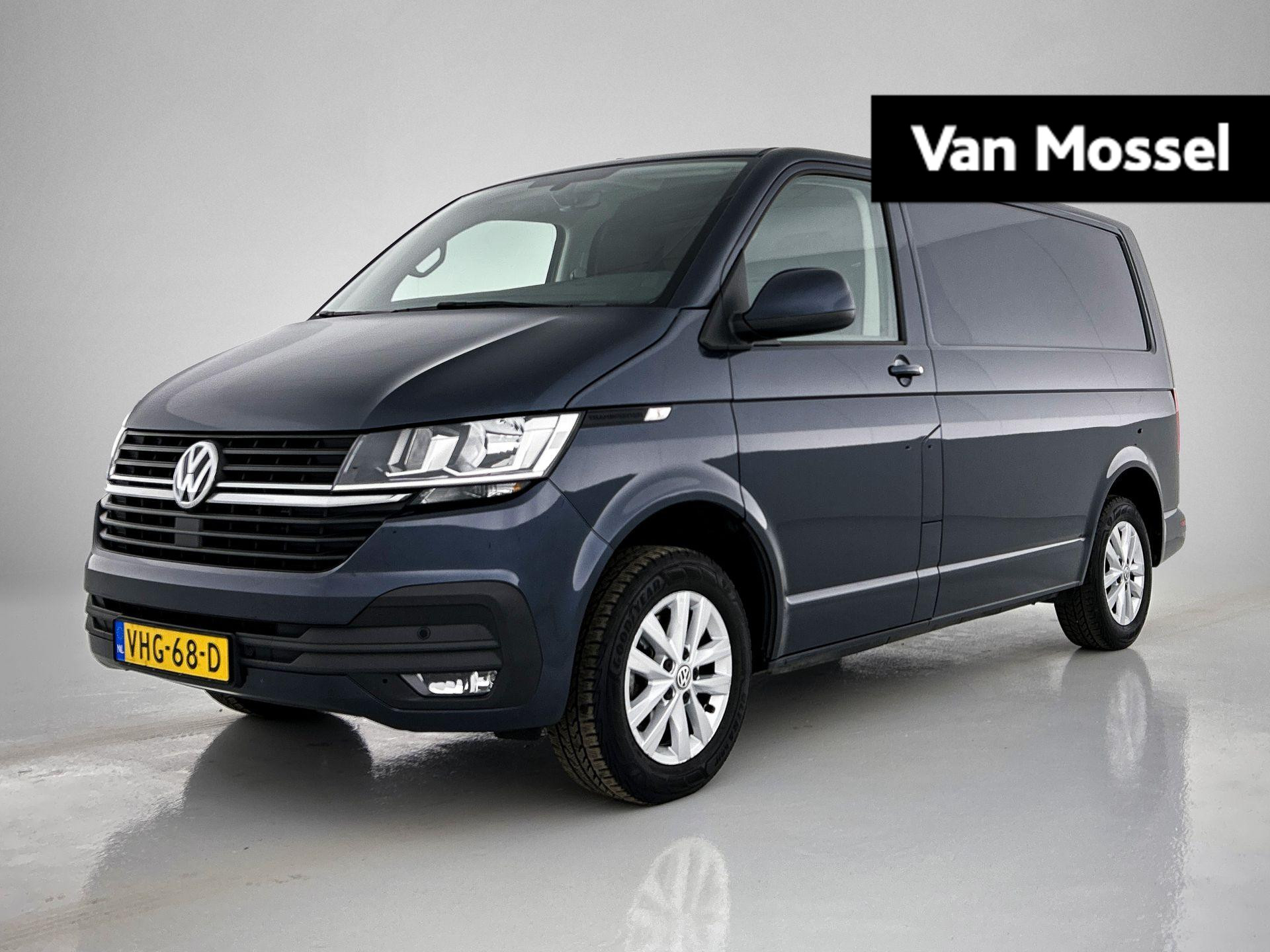 Volkswagen Transporter 2.0 TDI L1H1 Highline | Automaat | Navigatie | Trekhaak | Parkeerhulp voor + achter | Cruise control | Multifunctioneel stuur |