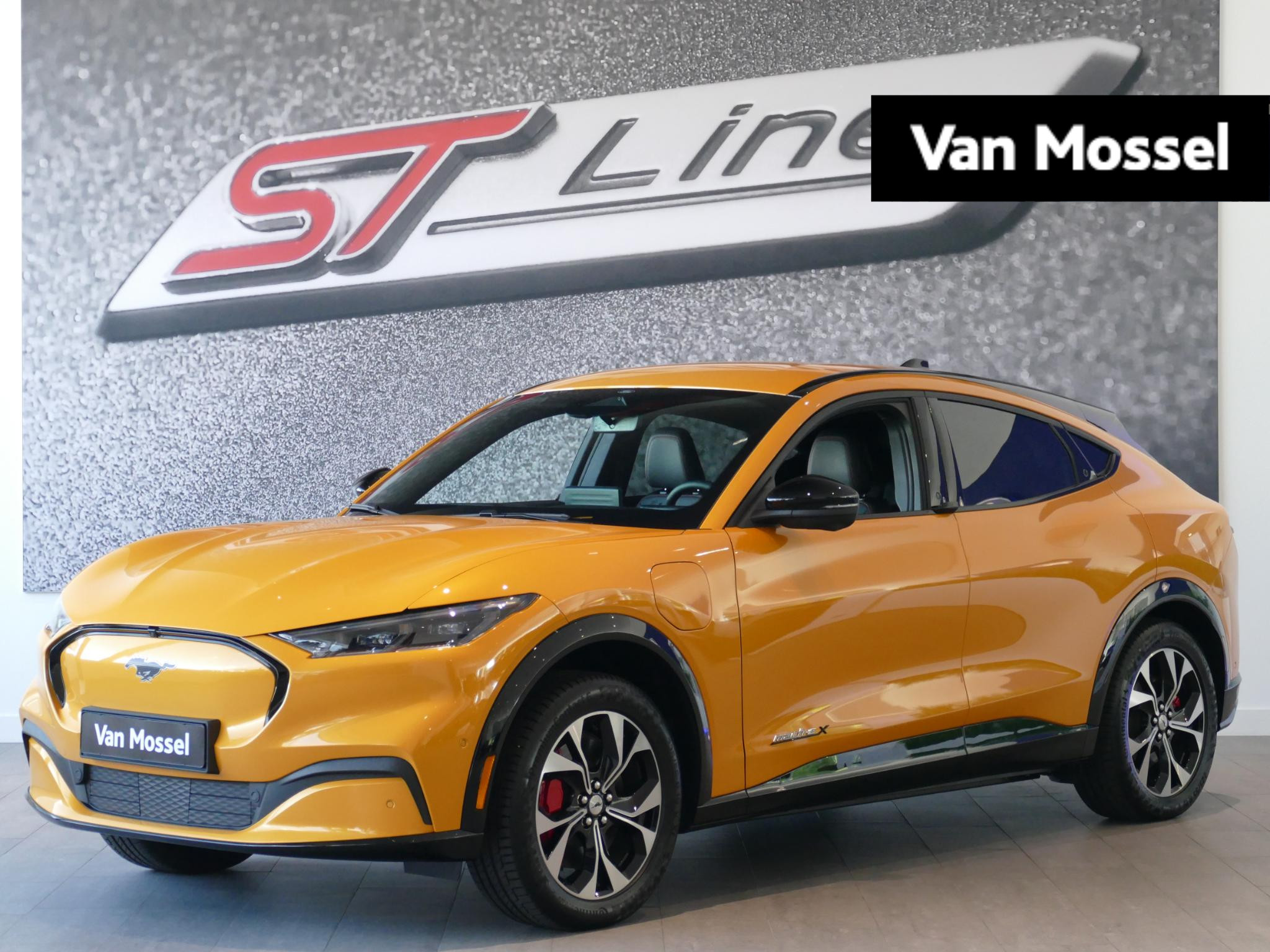 Ford Mustang Mach-E Extended RWD 91 kWh | NU MET €9.300,00 KORTING!! | 19 INCH | Technology Pack + (Premium) | CYBER ORANGE |