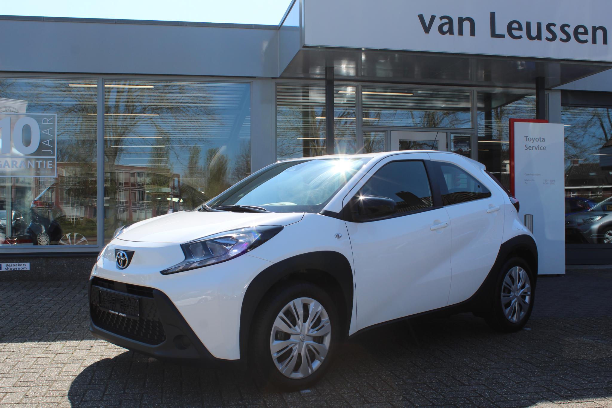 Toyota Aygo X PLAY 5-DEURS NIEUW & DIRECT LEVERBAAR AIRCO AD-CRUISE CAMERA