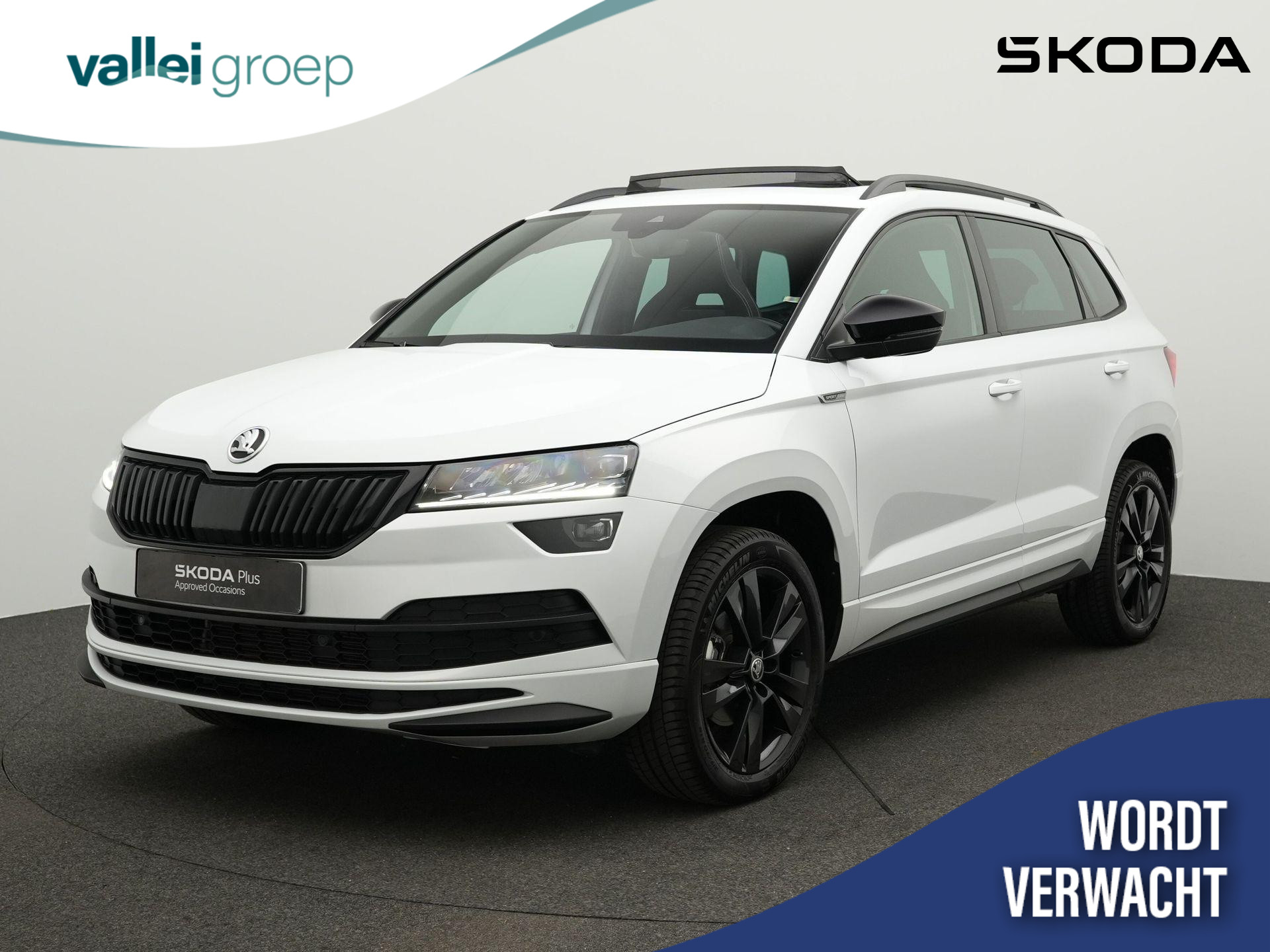 Škoda Karoq 1.5 TSI 150 pk DSG ACT Sportline Business | Panoramadak | Achteruitrijcamera | Navigatie | Stoelverwarming | Adaptive Cruise | Keyless Entry