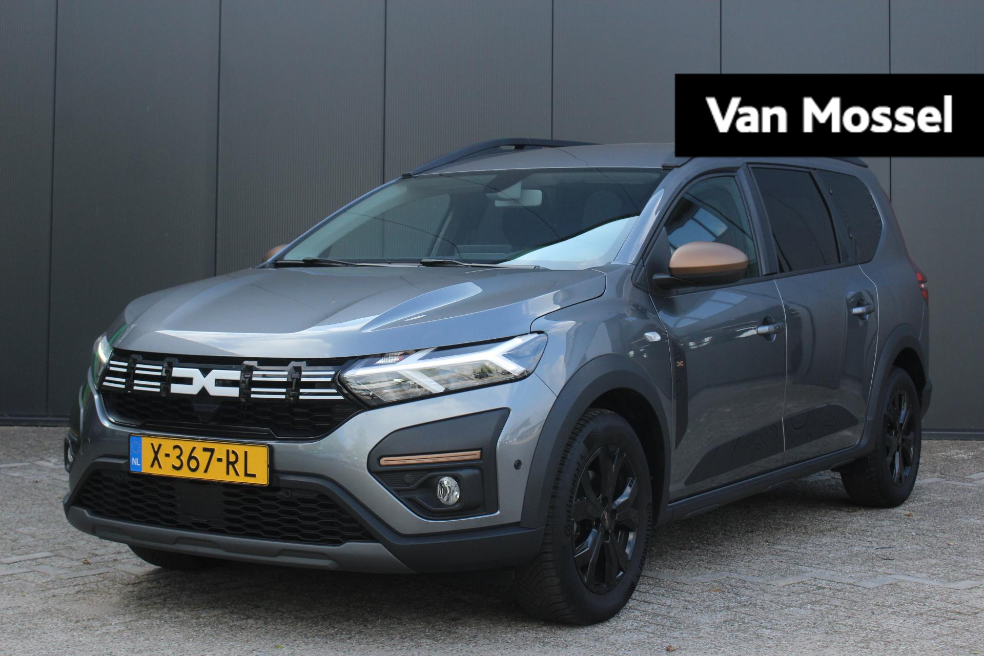 Dacia Jogger 1.0 TCe 110Pk Extreme 7p. | Navigatie | Apple & Android Carplay | Parkeersensoren & Camera | Keyless Entry | Climate Control | Automatische Verlichting & Regensensoren | LED Verlichting |