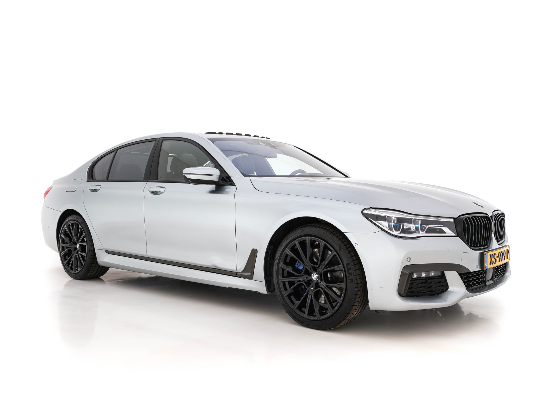 BMW 7 Serie 740d xDrive High Executive M-Sport-Pack Aut. *PANO | NAPPA-FULL-LEATHER | ADAPT.CRUISE | LASER-LED | SOFT-CLOSE | BOWERS/WILKINS-AUDIO | MEMORY-PACK | BLINDSPOT | TOP-VIEW | DAB+ | HEAD-UP | SHIFT-PADDLES | KEYLESS | 20''ALU*