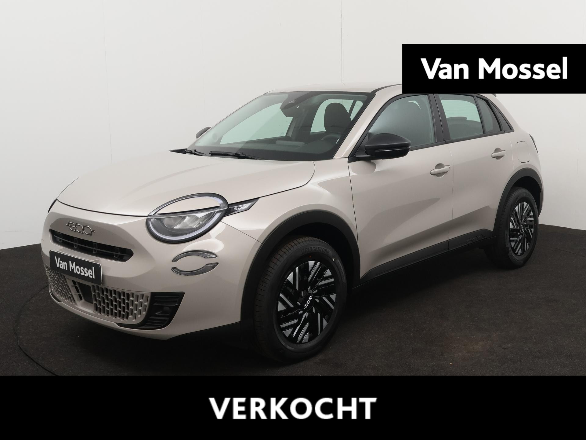 Fiat 600 1.2 Hybrid Urban | Apple & Android Carplay | Parkeersensoren | Led Verlichting|