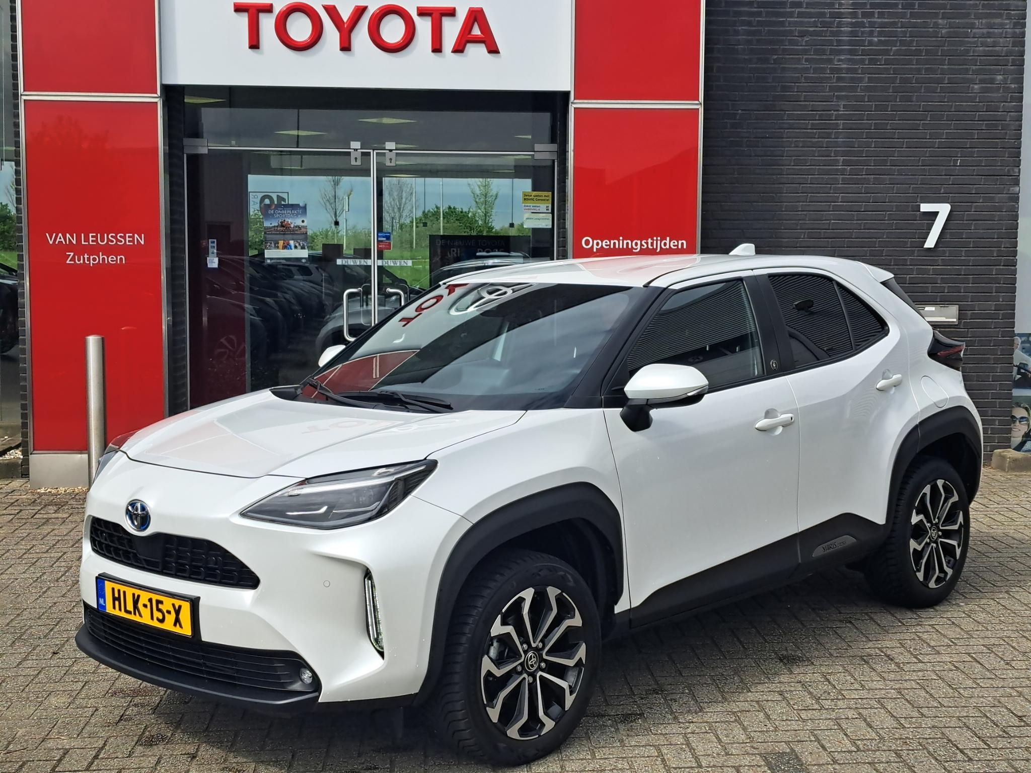 Toyota Yaris Cross 1.5 HYBRID DYNAMIC NAVI STOEL/STUURVERW. 17"LM-VELGEN PRIVACY-GLASS KEYLESS LED-PAKKET